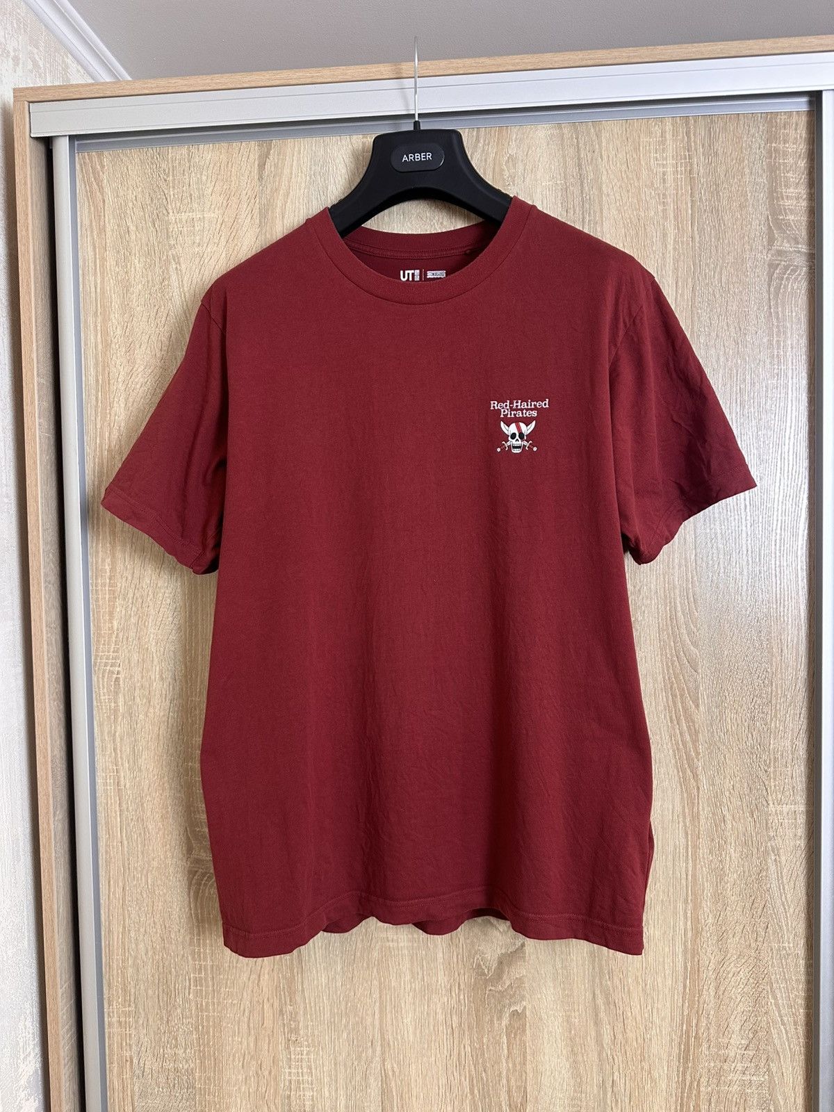 Japanese Brand 🔥 Red Haired Pirates Shanks One Piece Red Film Uniqlo Shirt Size US L / EU 52-54 / 3 - 3 Thumbnail