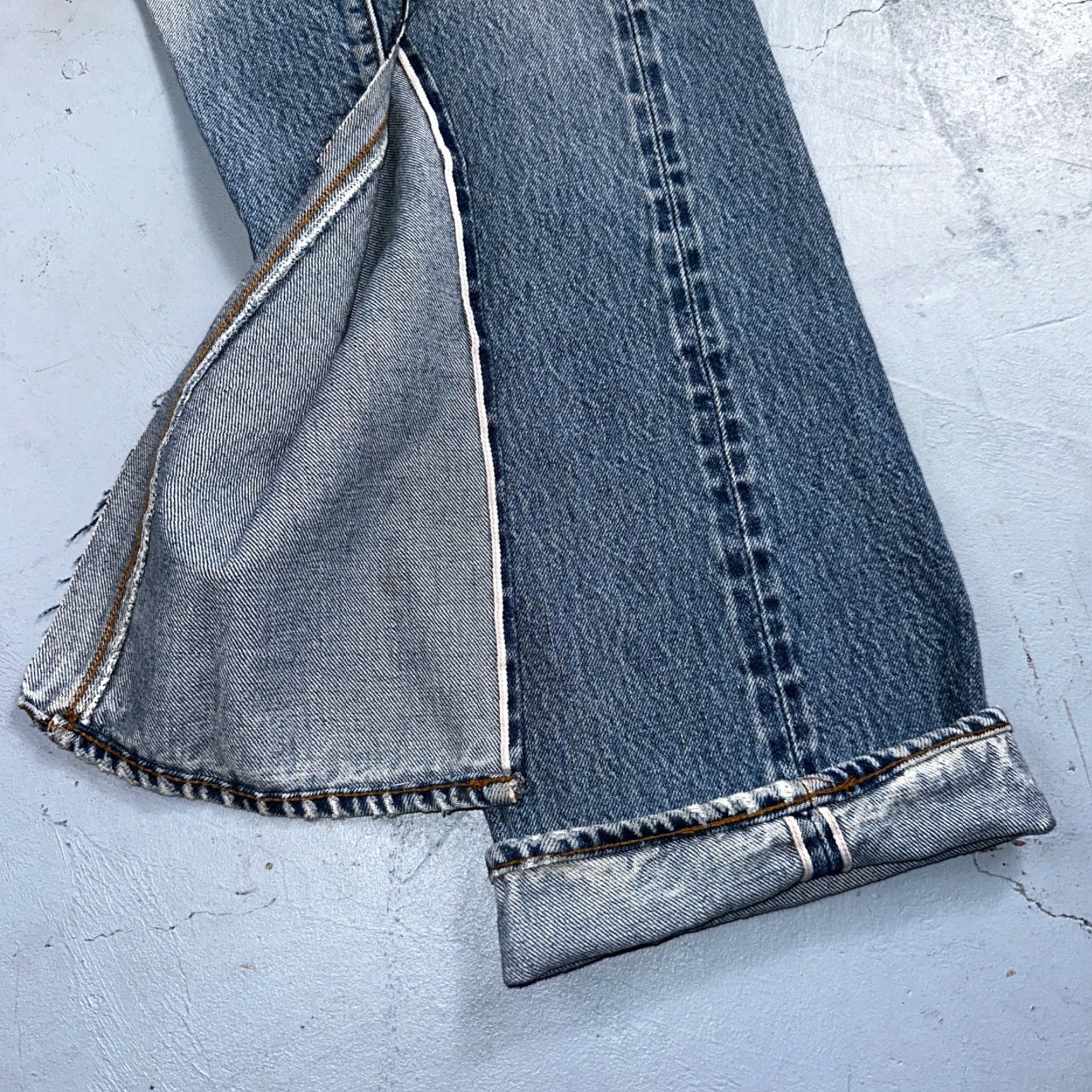 Levi's VINTAGE Levi's 501 Jeans Straight Denim Blue 33x40 80s USA XX Light Wash 30x34 Men M/L XXL? Size US 33 - 4 Thumbnail