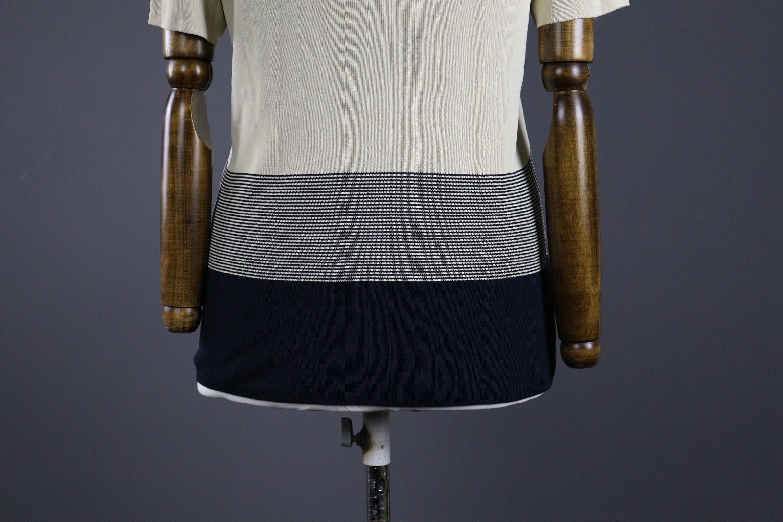 Designer Ladies Max Mara Casual Classic Knit Shirt Sweater Size L Size L / US 10 / IT 46 - 8 Thumbnail