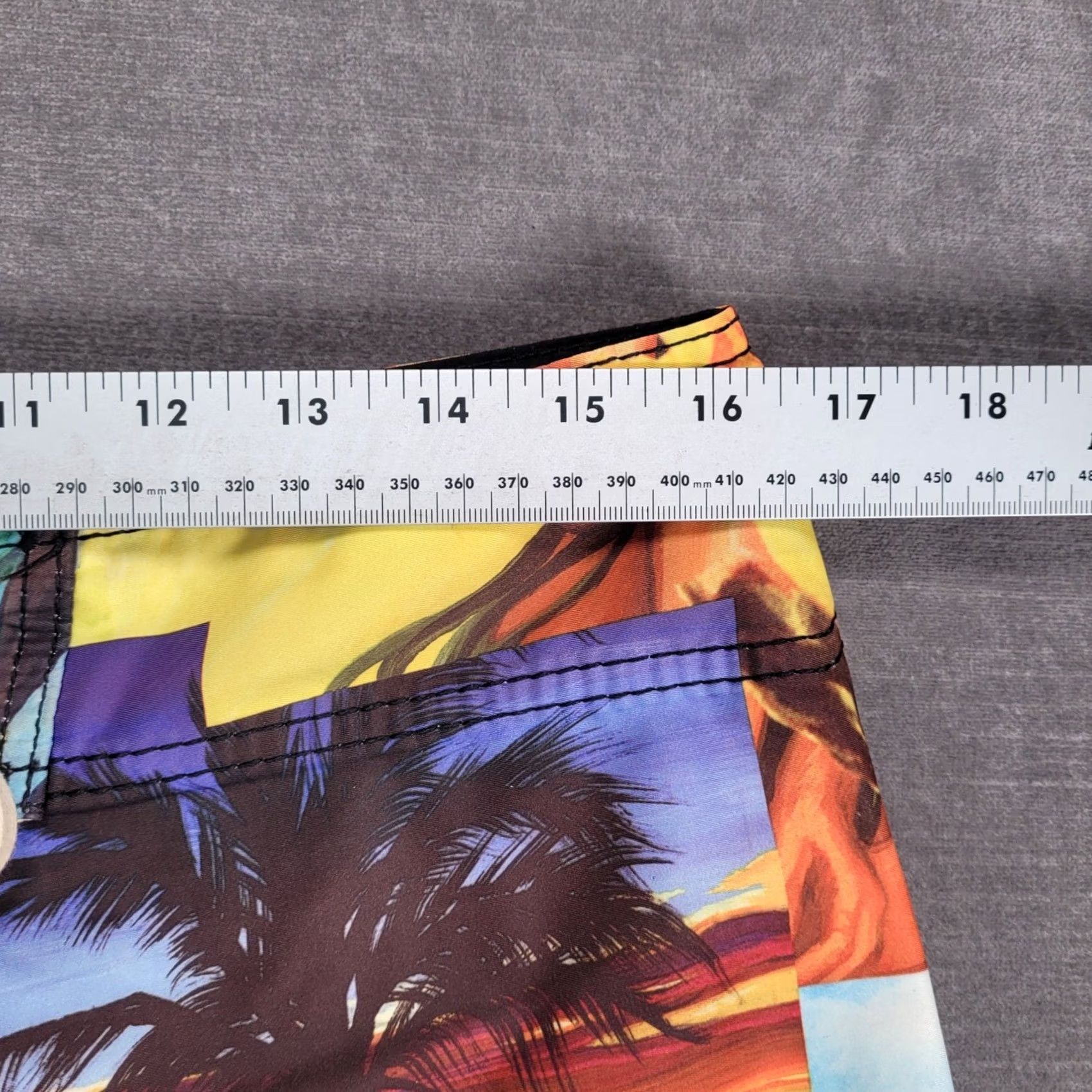 Billabong Billabong Board Shorts Mens Swim Trunks Size 32 Multicolor Patchwork Size US 31 - 6 Thumbnail