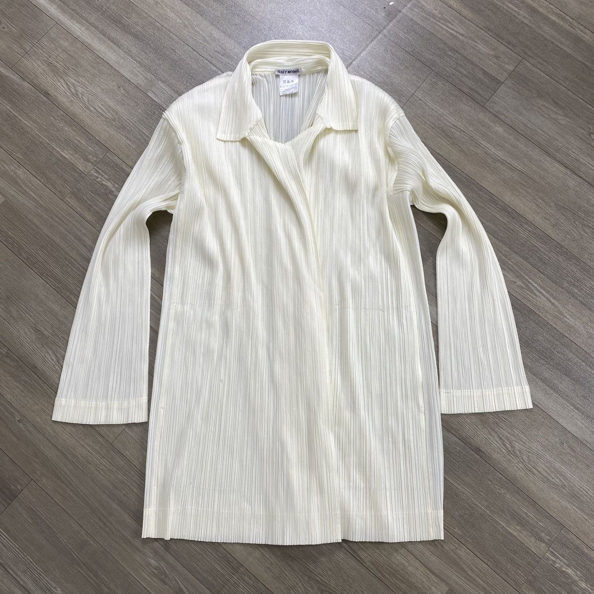 Issey Miyake Vintage Pleats Please Issey Miyake Luxury White Cardigan Size M / US 6-8 / IT 42-44 - 1 Thumbnail