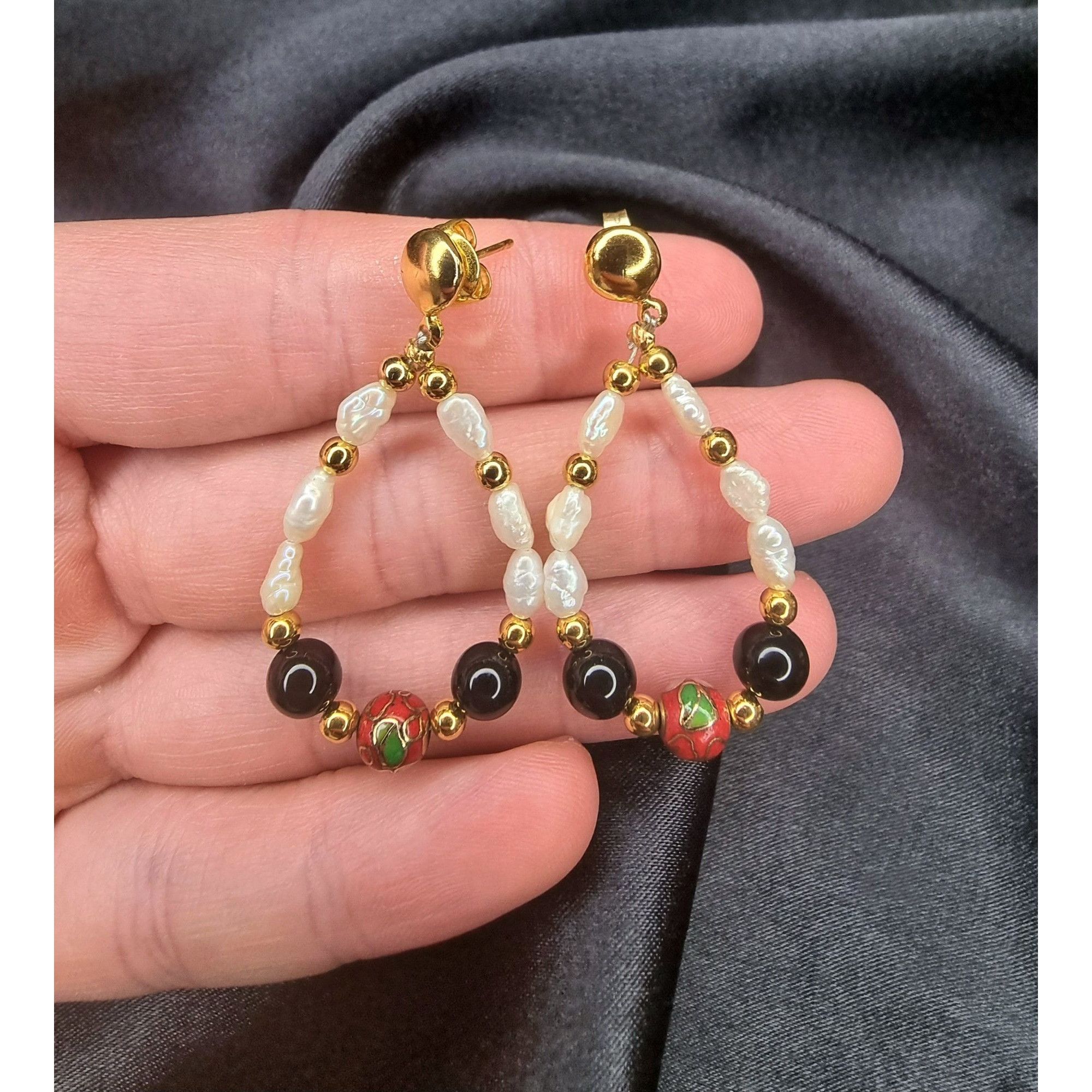 Vintage Elegant Gold & Pearl Teardrop Earrings With Black Beads & Re Size ONE SIZE - 3 Thumbnail