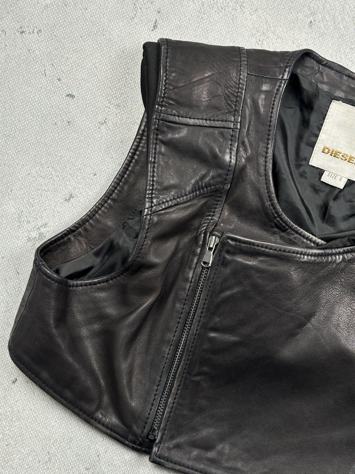 Diesel Vintage Diesel Leather Cropped Vest Black Padded Shoulders Size S / US 4 / IT 40 - 9 Thumbnail