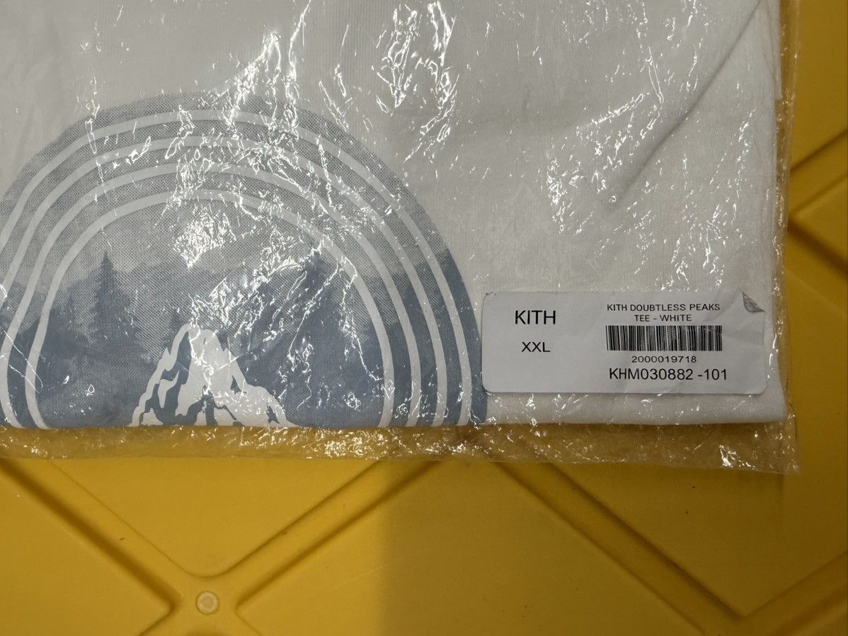 Kith Kith Doubtless Peaks Tee T-Shirt in White Men’s Size XXL Size US XXL / EU 58 / 5 - 6 Thumbnail