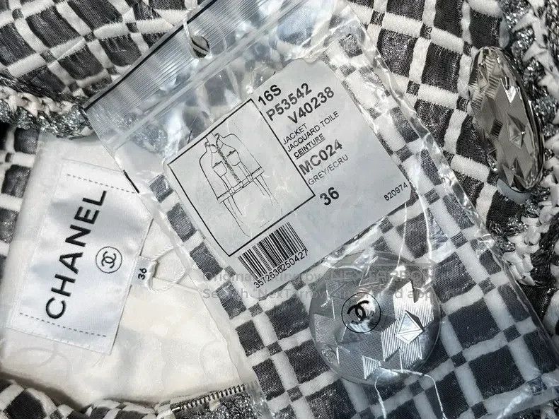 Chanel Chanel Gray and white colour block plaid stand-up collar l Size XS / US 0-2 / IT 36-38 - 4 Thumbnail