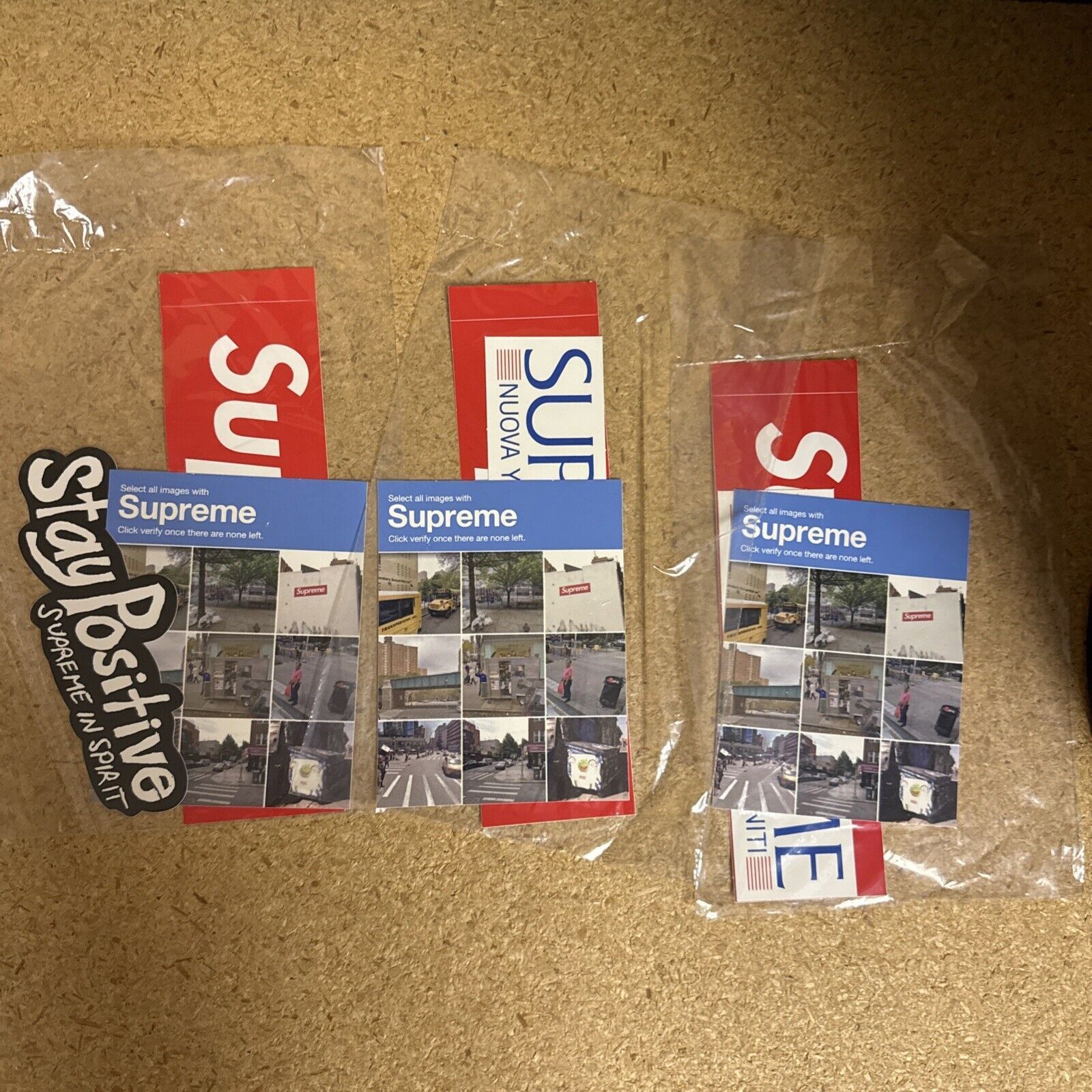 Supreme Supreme Sticker & Accessories 28 Box Logo, Bubbles, Ponchos Size ONE SIZE - 11 Thumbnail