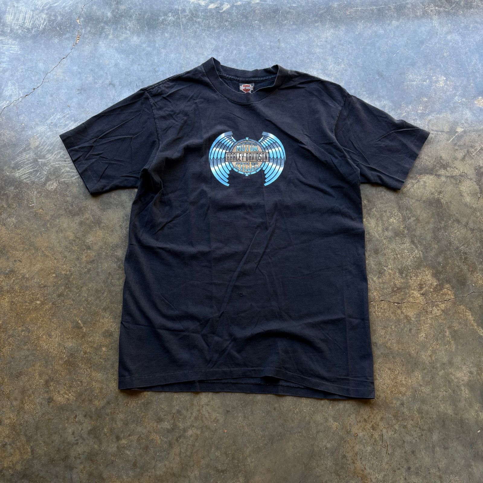 Harley Davidson Beautiful Vintage 90s Harley Davidson Center Logo T-shirt Size US L / EU 52-54 / 3 - 1 Thumbnail