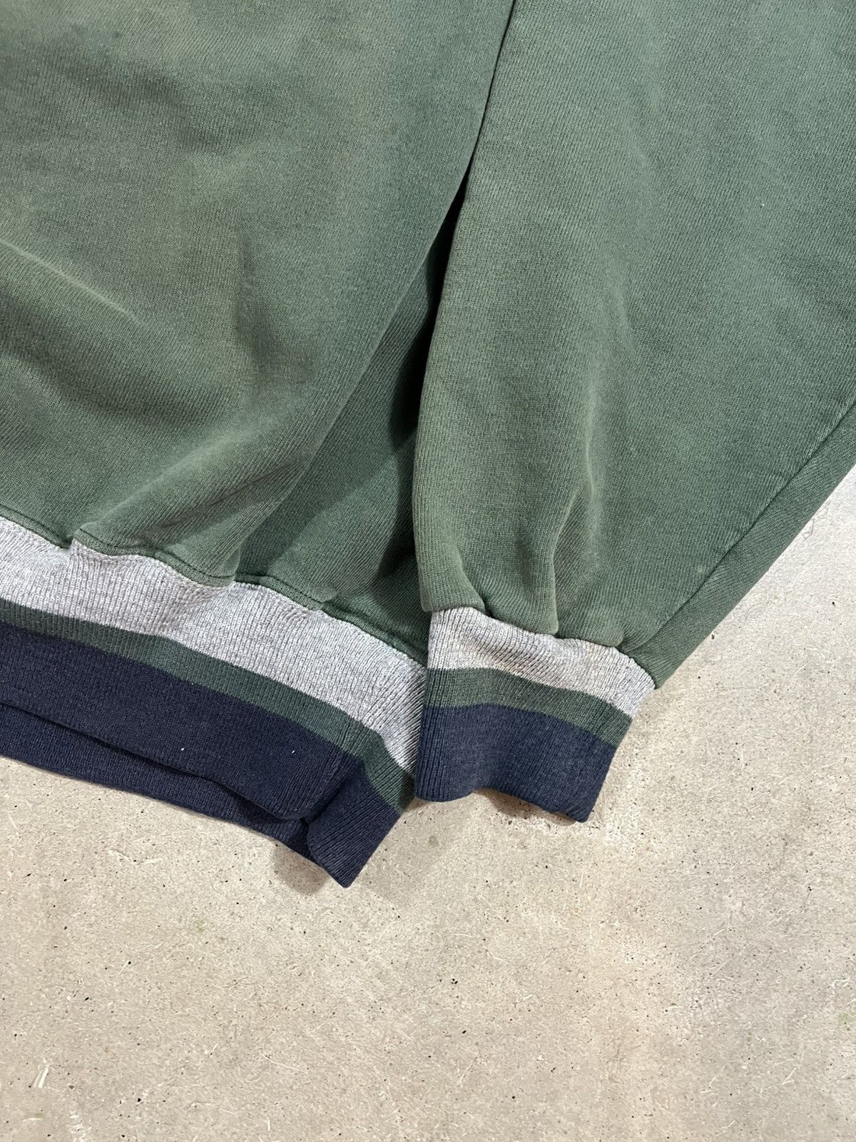 Champion Vintage 90s Champion Logo Crewneck Sweatshirt Faded Green Size US XL / EU 56 / 4 - 3 Thumbnail