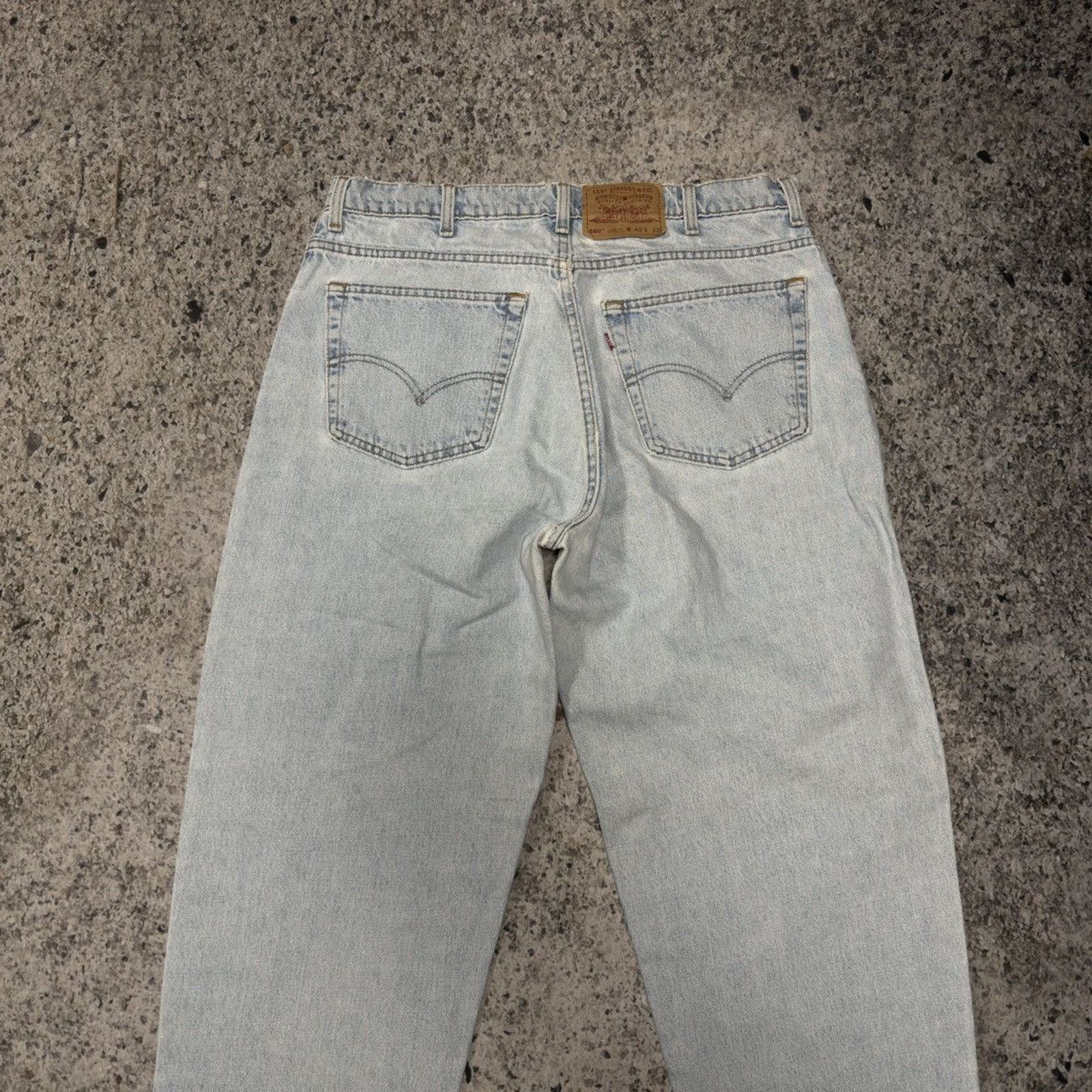 Levi's Vintage 1990s Levi’s 560 Loose Fit Tapered Thrashed Jeans Size US 39 - 8 Thumbnail