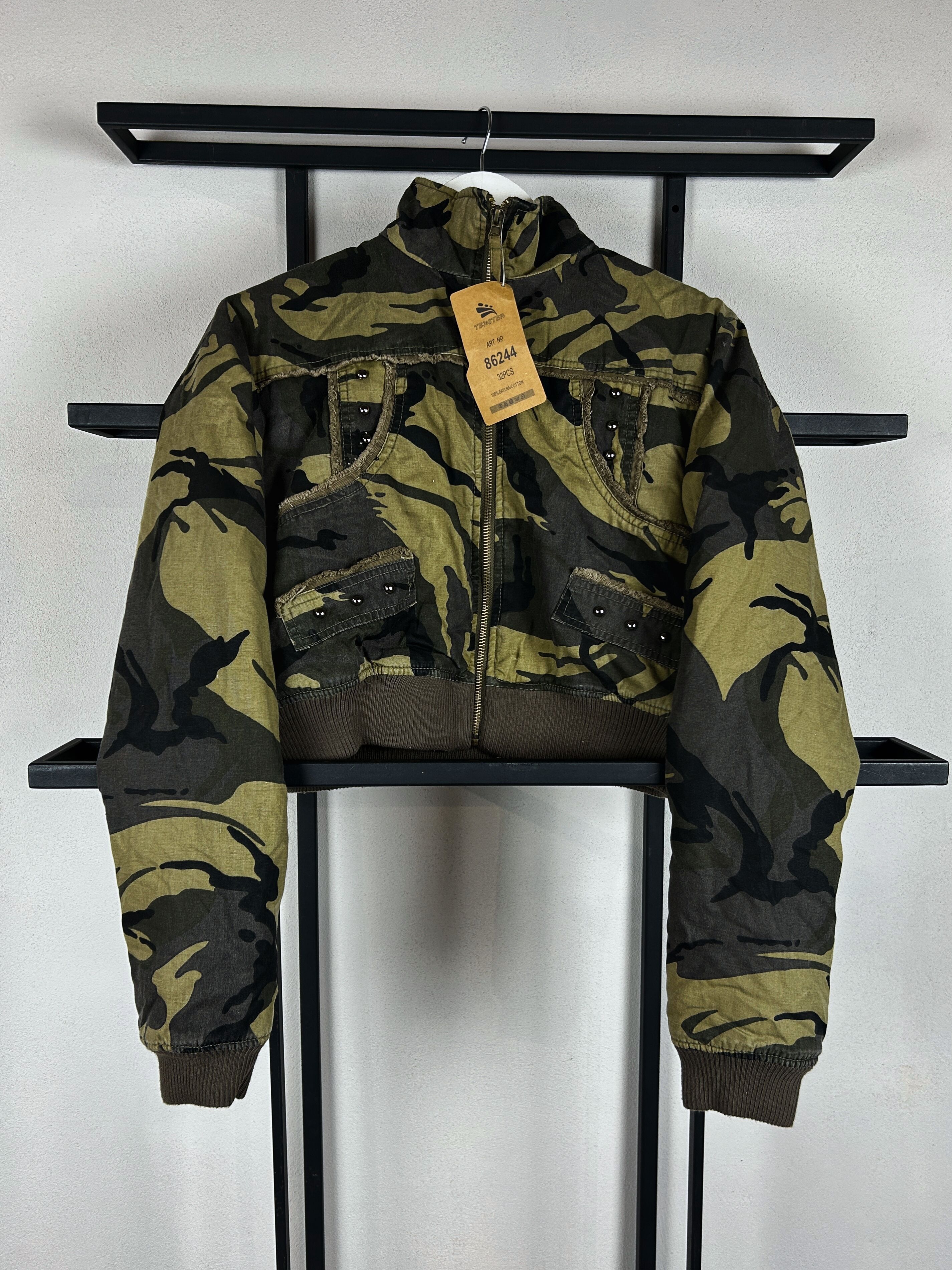 Japanese Brand Vintage Cropped Camo Jacket Y2K Military Streetwear Size US S / EU 44-46 / 1 - 1 Thumbnail
