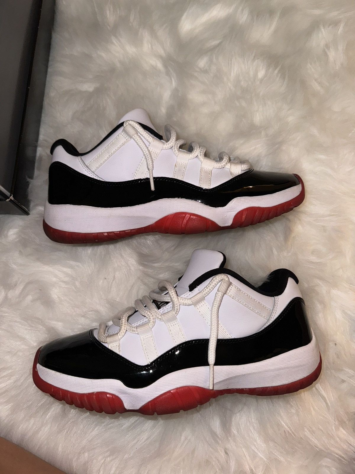Jordan Brand Air Jordan 11 Retro Low GS ‘Concord-Bred’ Size US 8.5 / EU 41-42 - 3 Thumbnail