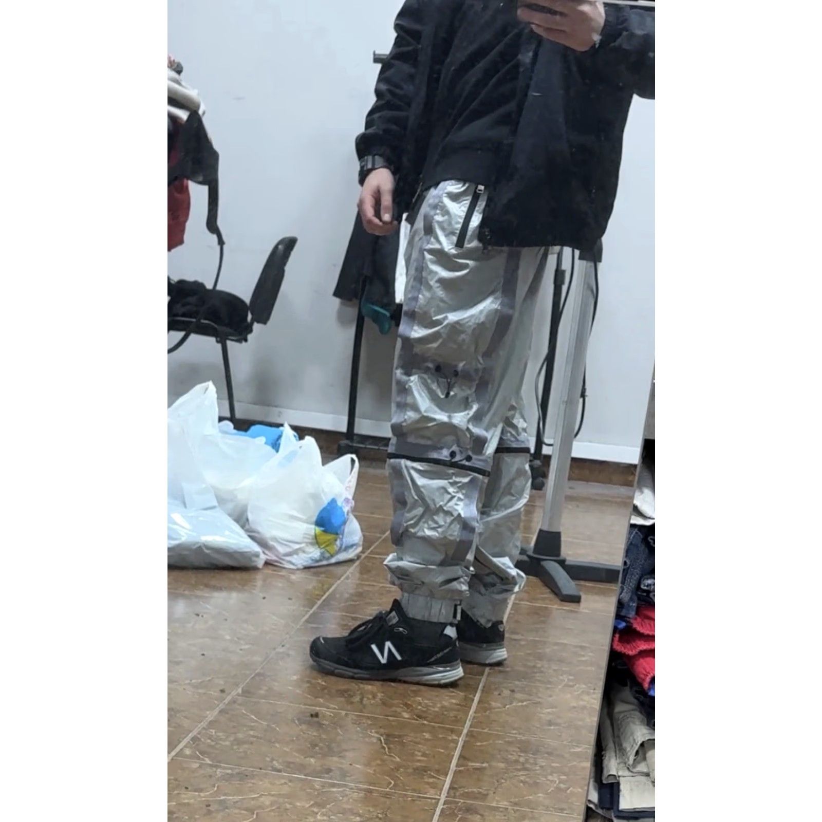 MCM MCM 2/1 Convertible Cargo Pants Shorts Zip Off Unisex Size 38 Pants Silver 2in1 Convertible Unisex Adults Mens Womens Size US 38 / EU 54 - 5 Thumbnail