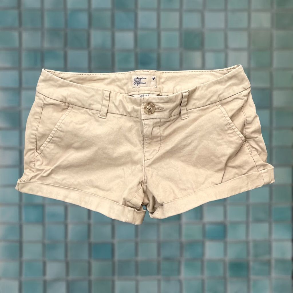 American Eagle Outfitters VINTAGE American Eagle Outfitters Shorts Womens 4 Beige Chino Cuffed Hem Cotton Stretch Size 27" / US 4 / IT 40 - 1 Thumbnail