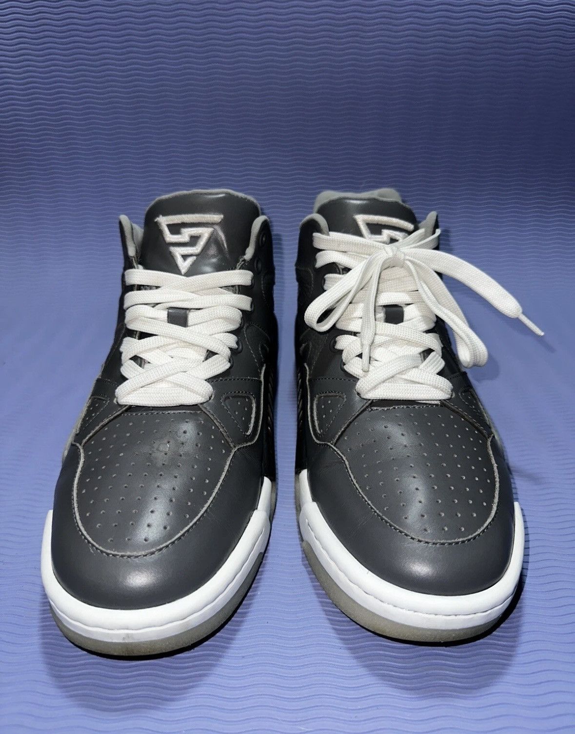 Versace Versace men sneakers Size US 9 / EU 42 - 1 Thumbnail