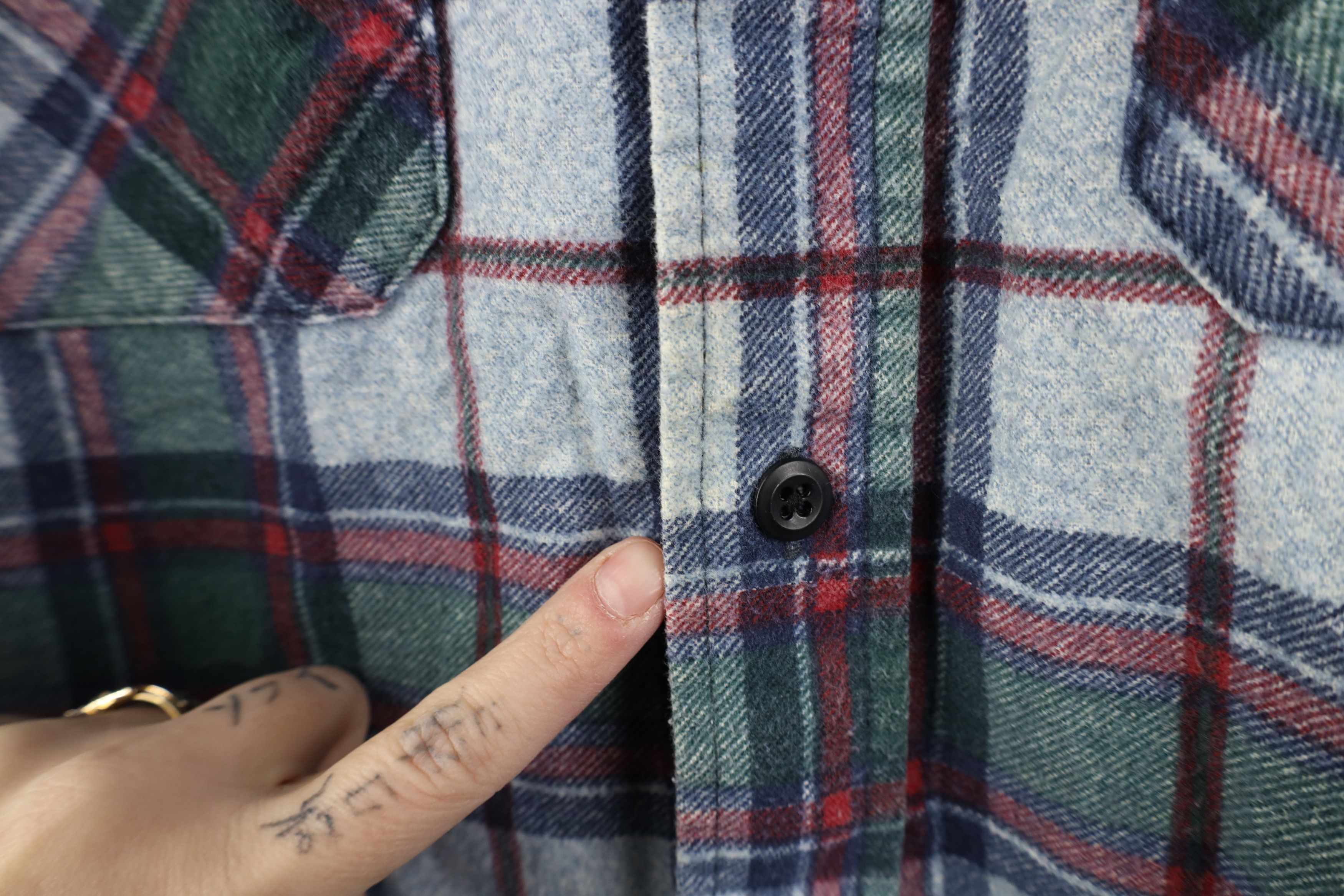 Vintage Vintage 90s Streetwear Collared Button Shirt Plaid USA Size US L / EU 52-54 / 3 - 4 Thumbnail