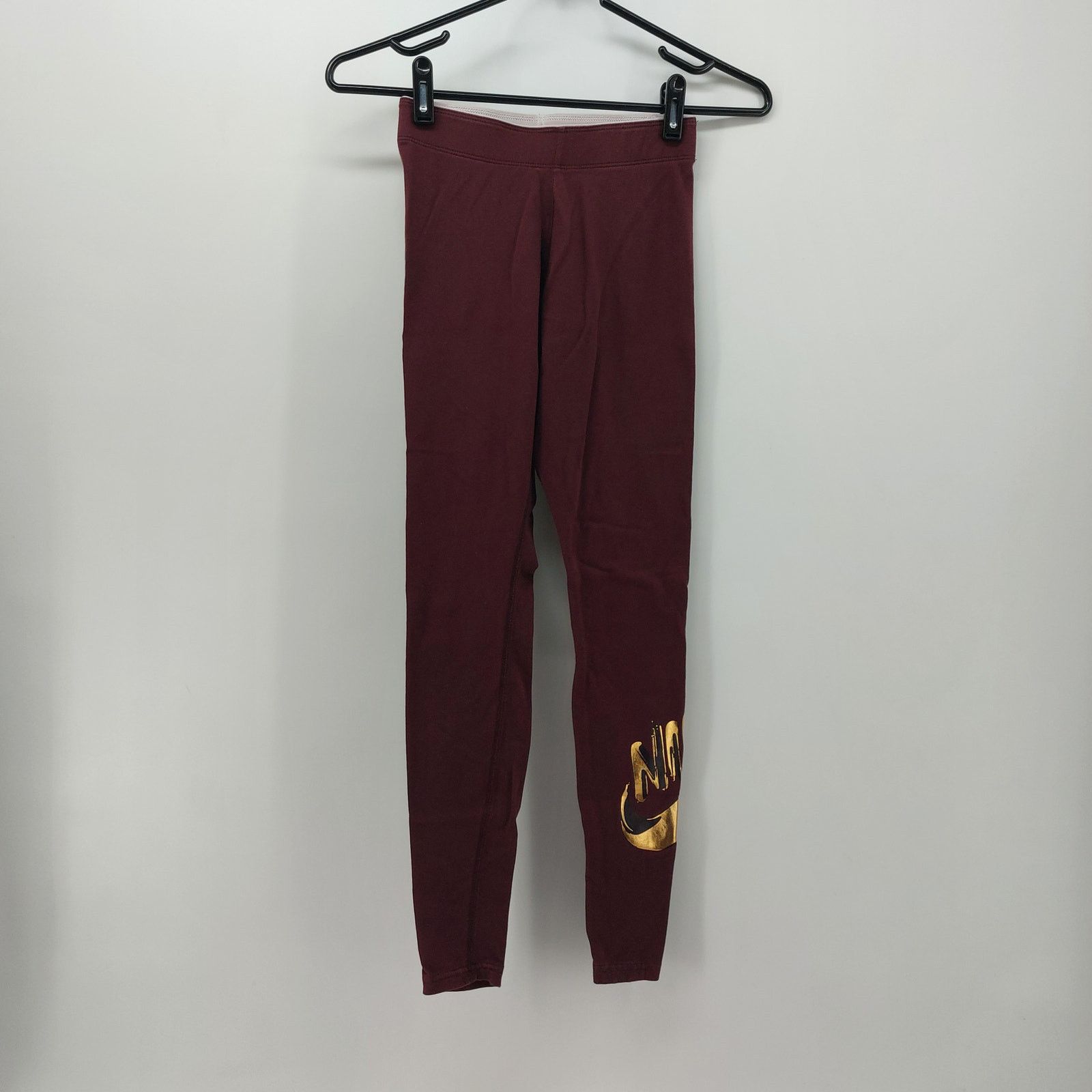 Nike Nike Athletic Leggings Size XS Burgundy Red Gold Print Sport Size 22" - 14 Thumbnail