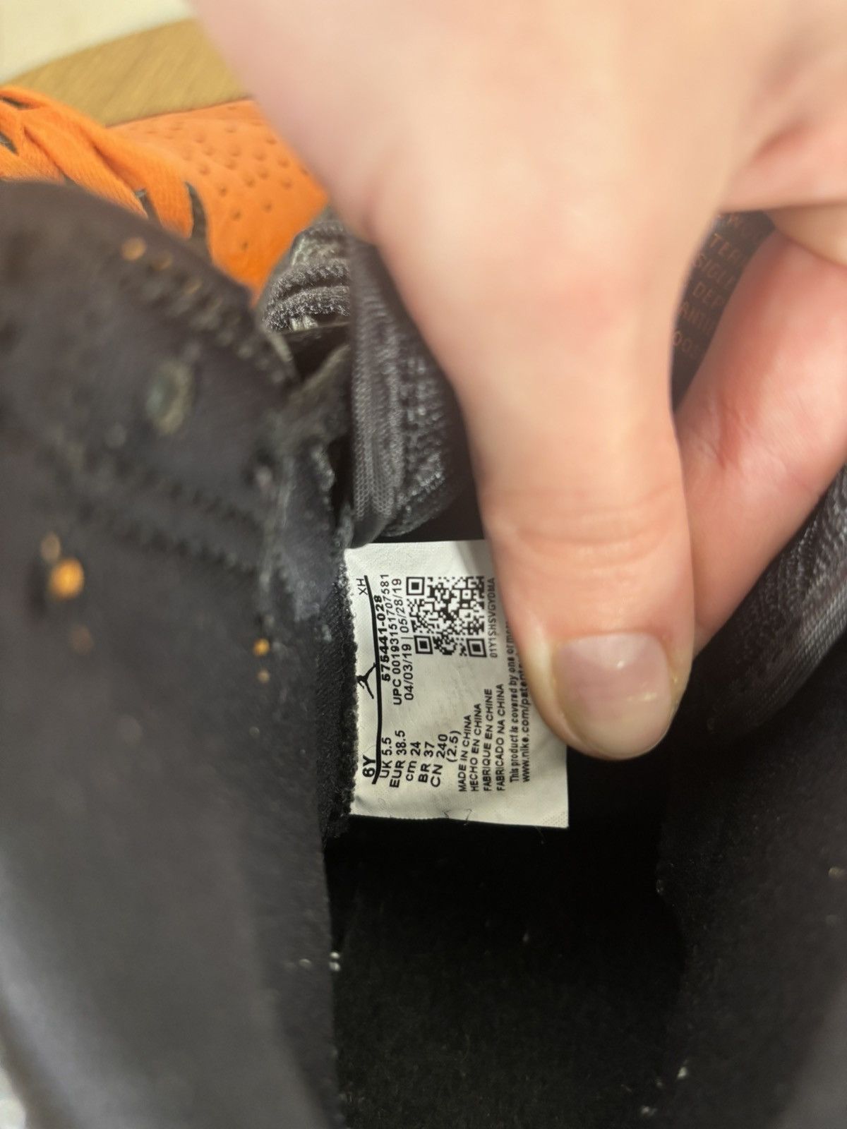Jordan Brand Air Jordan 1 Retro High OG Shattered Backboard 3.0 Sneakers Size US 6 / EU 39 - 18 Thumbnail