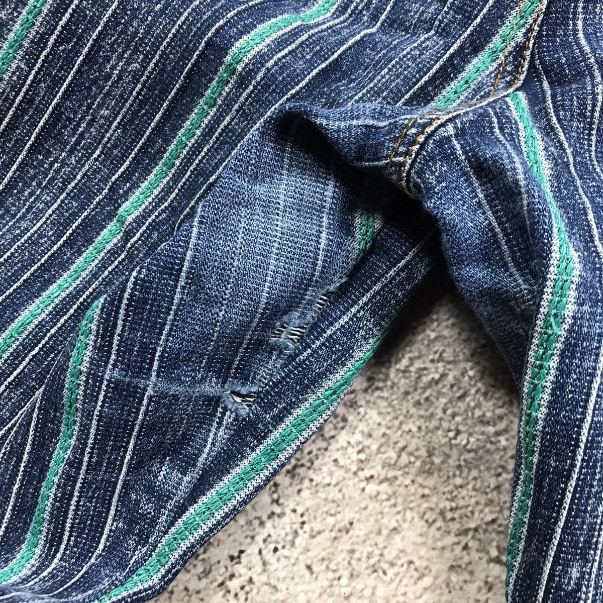 Vintage Vintage Y2K Distressed Flared Jeans Japanese Streetwear 26 Size 26" / US 2 / IT 38 - 6 Thumbnail
