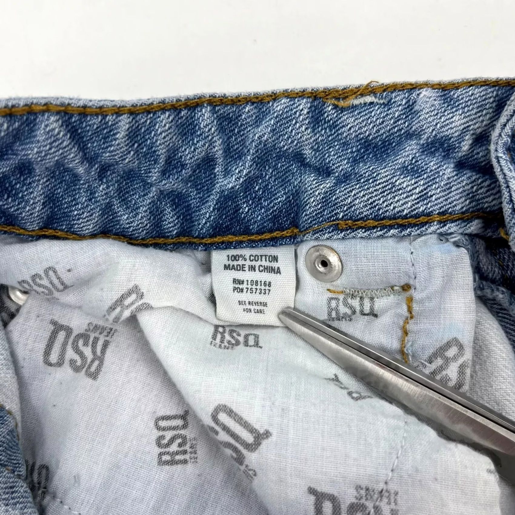 Rsq RSQ Denim Shorts Women's 3 Blue Midi Light Wash Distressed Cuffed Size 26" / US 2 / IT 38 - 6 Thumbnail