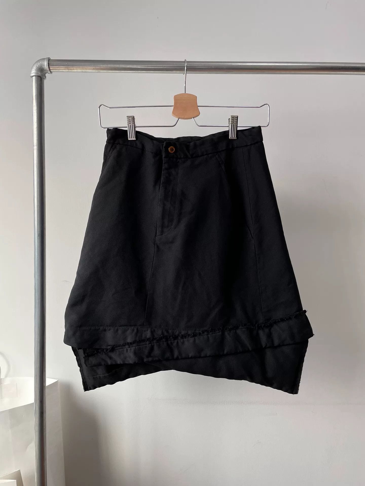 Comme des Garcons Comme des Garcons Padded Short Skirt Size 34" / US 12 / IT 48 - 1 Thumbnail