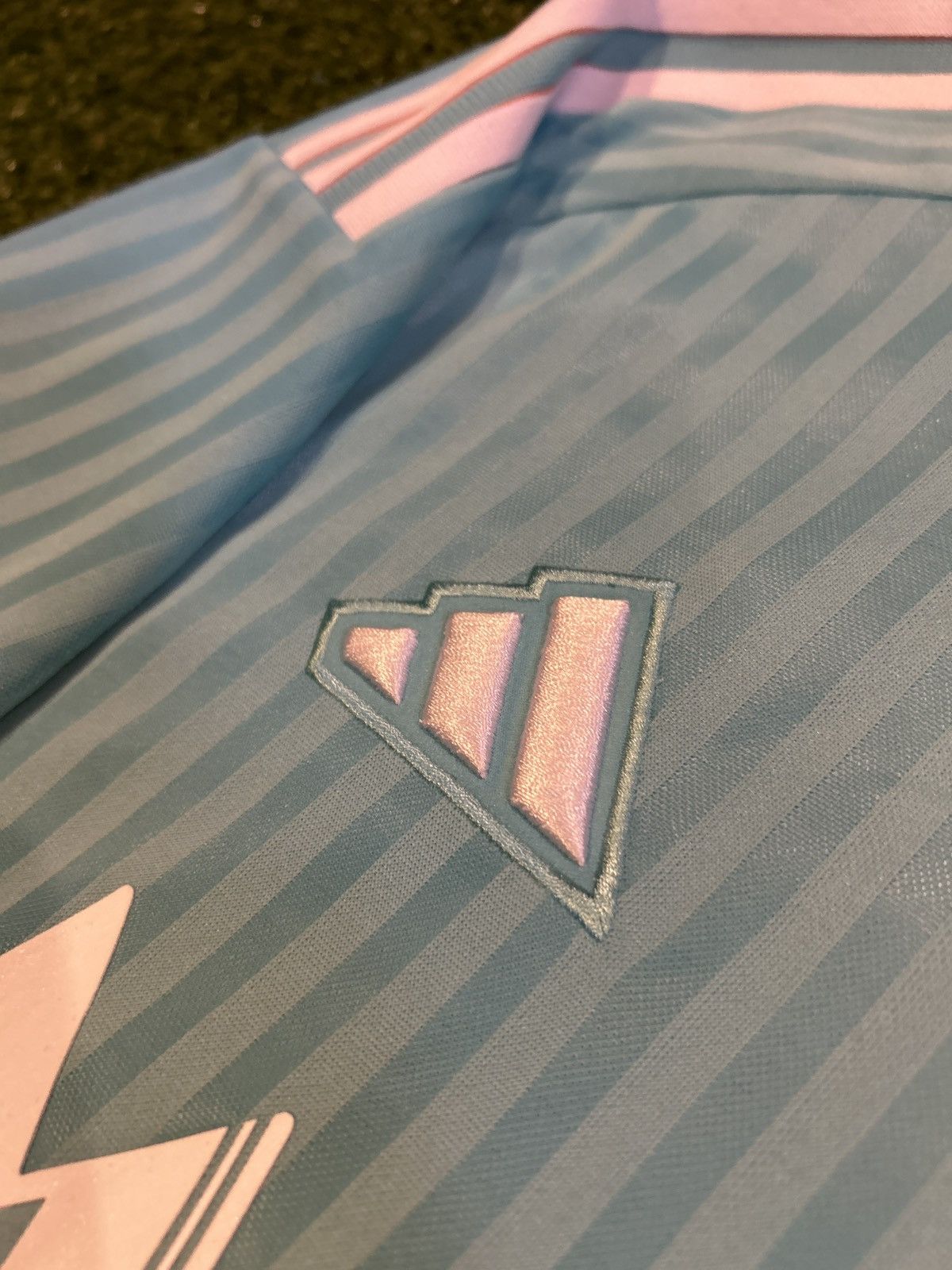 Adidas 24/25 Inter Miami Messi Third Shirt Size US L / EU 52-54 / 3 - 7 Thumbnail