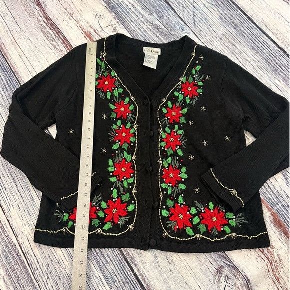 Vintage Vintage Christmas Beaded Black Cardigan with Red Floral Embr Size L / US 10 / IT 46 - 8 Thumbnail