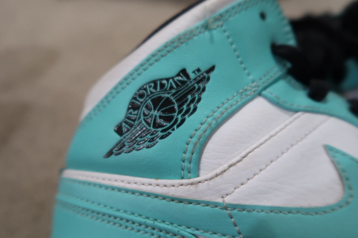 Nike nike jordan 1 mid ‘tropical twist igloo’ men’s sneakers Size US 10.5 / EU 43-44 - 2 Thumbnail