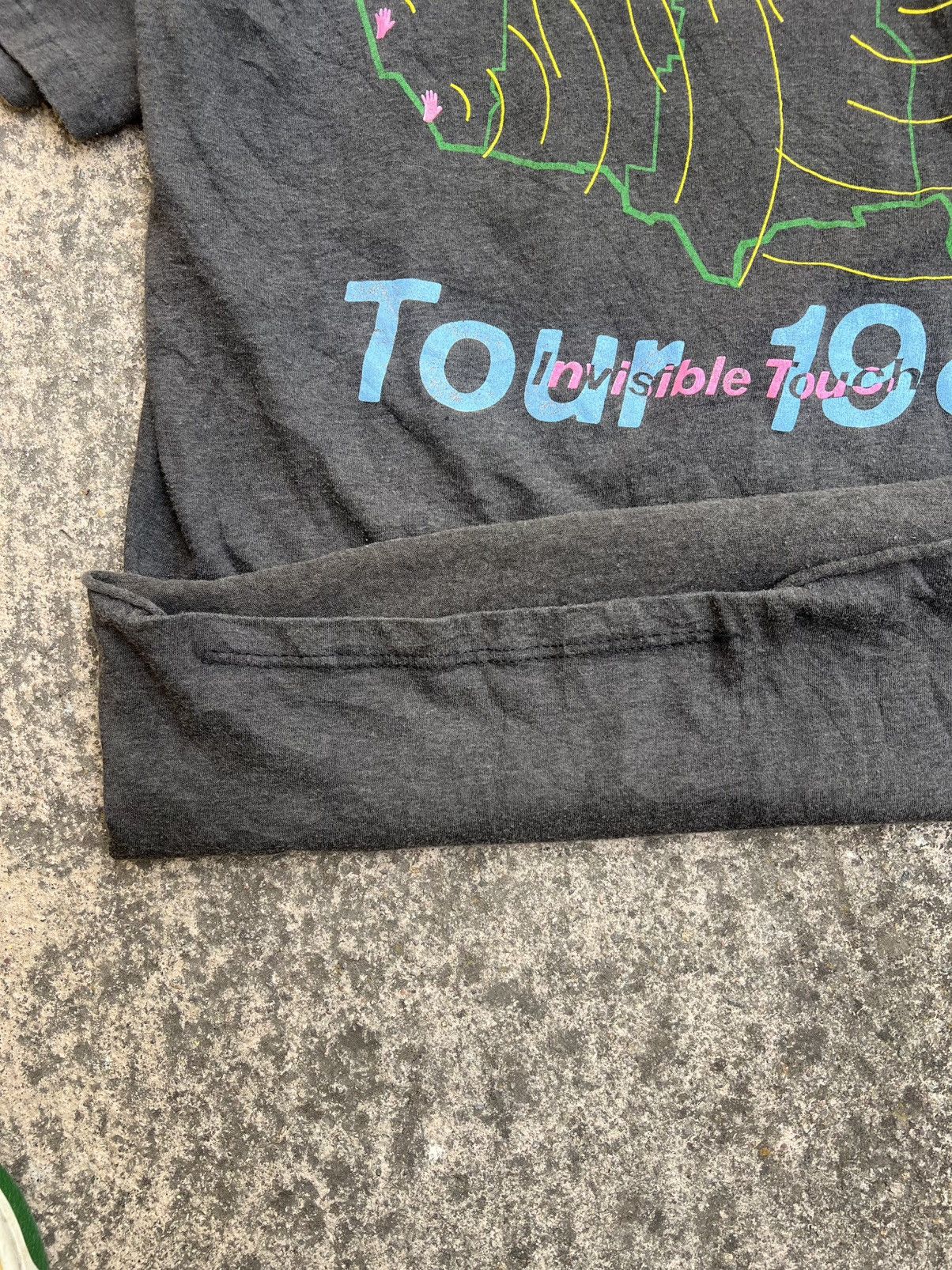 Vintage Vintage 1986 Genesis Invisible Touch Tour Size US S / EU 44-46 / 1 - 5 Thumbnail
