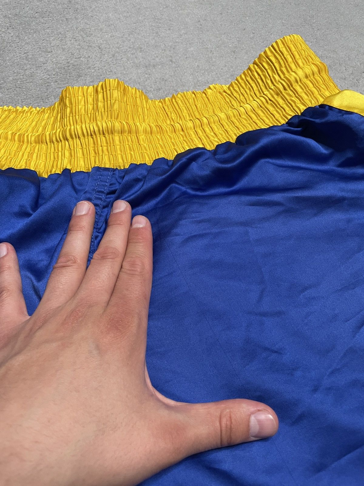Vintage Vintage Blue Yellow Shorts Pants Sport Print Swag Affiction Size US 34 / EU 50 - 7 Thumbnail