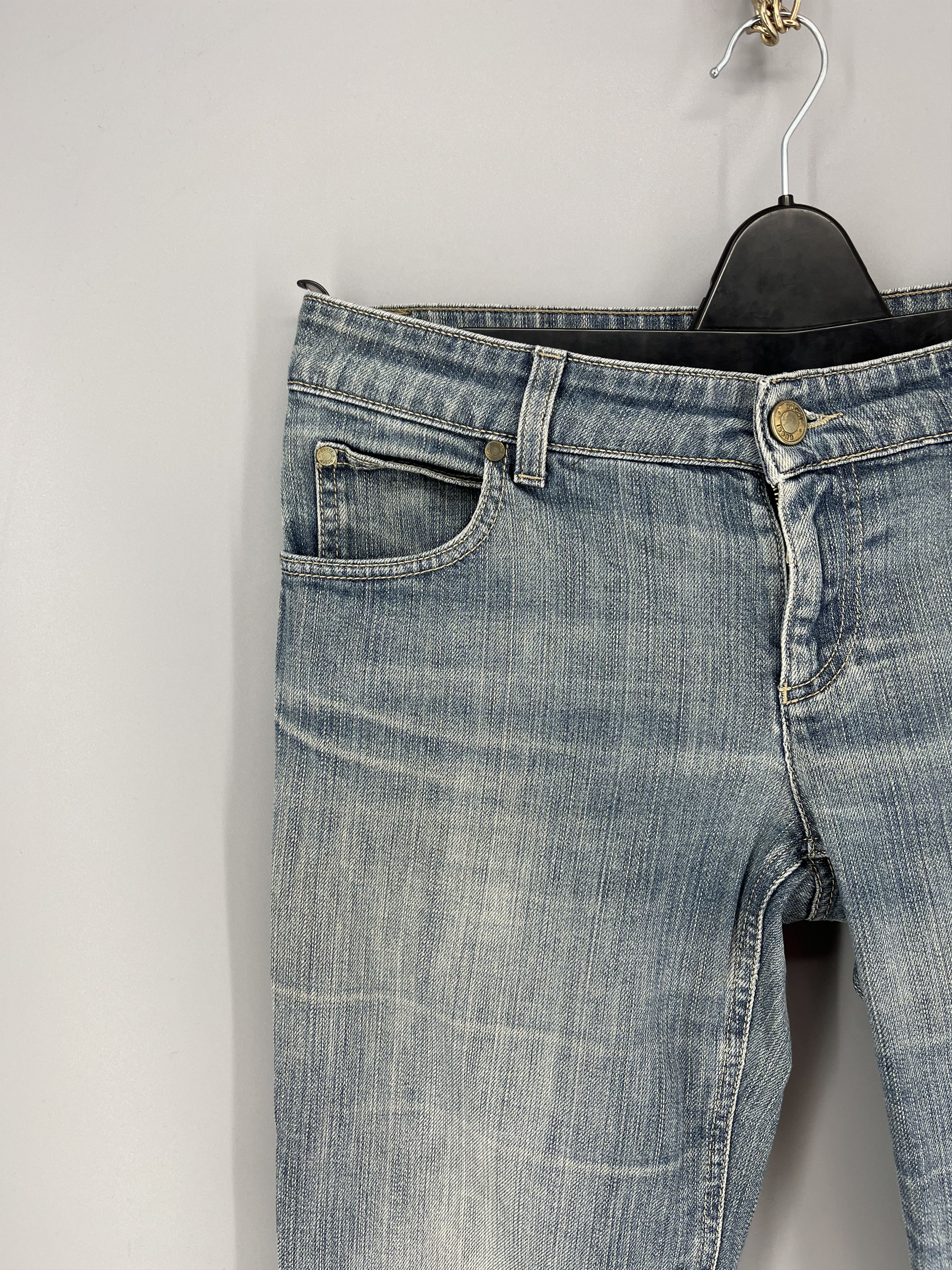 Gucci Gucci Vintage Light Wash Flared Jeans with Web Logo Patch Size 26" / US 2 / IT 38 - 4 Thumbnail