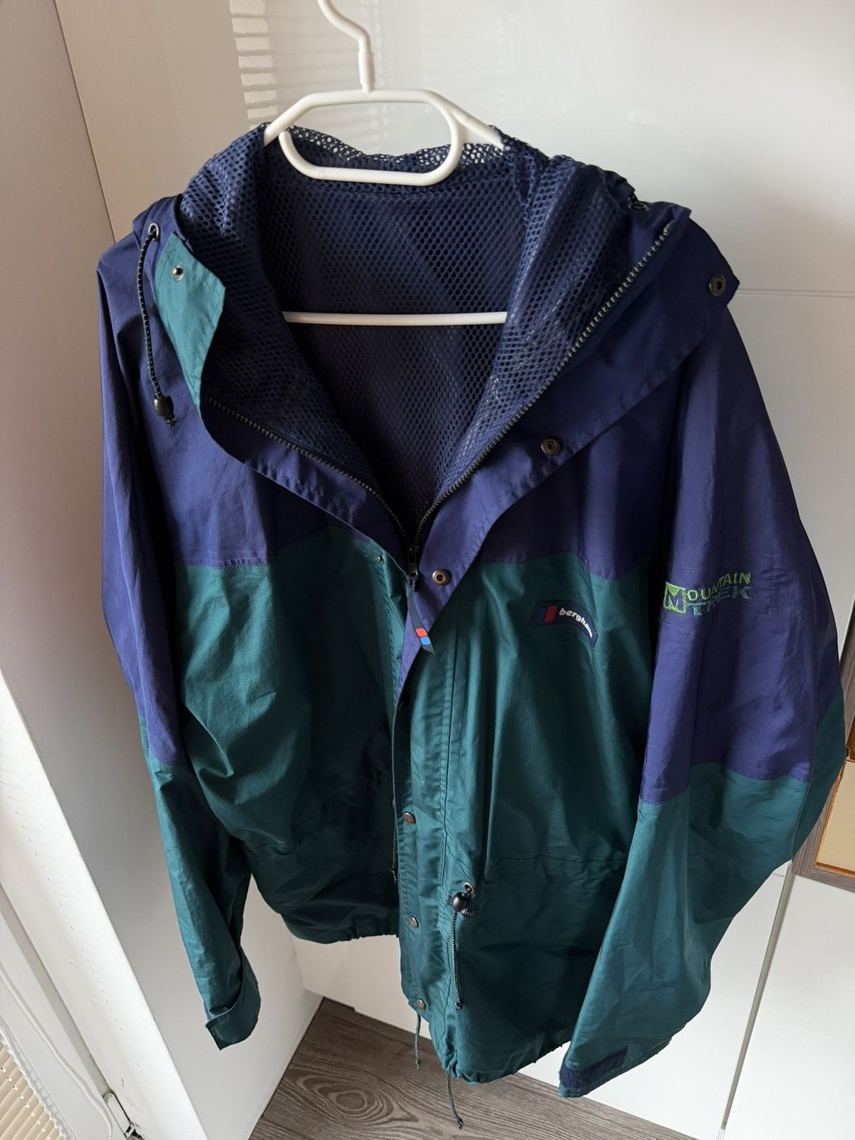 Berghaus Vintage Berghaus 00s Waterproof Regular Gorpcore Jacket Size US XL / EU 56 / 4 - 4 Thumbnail