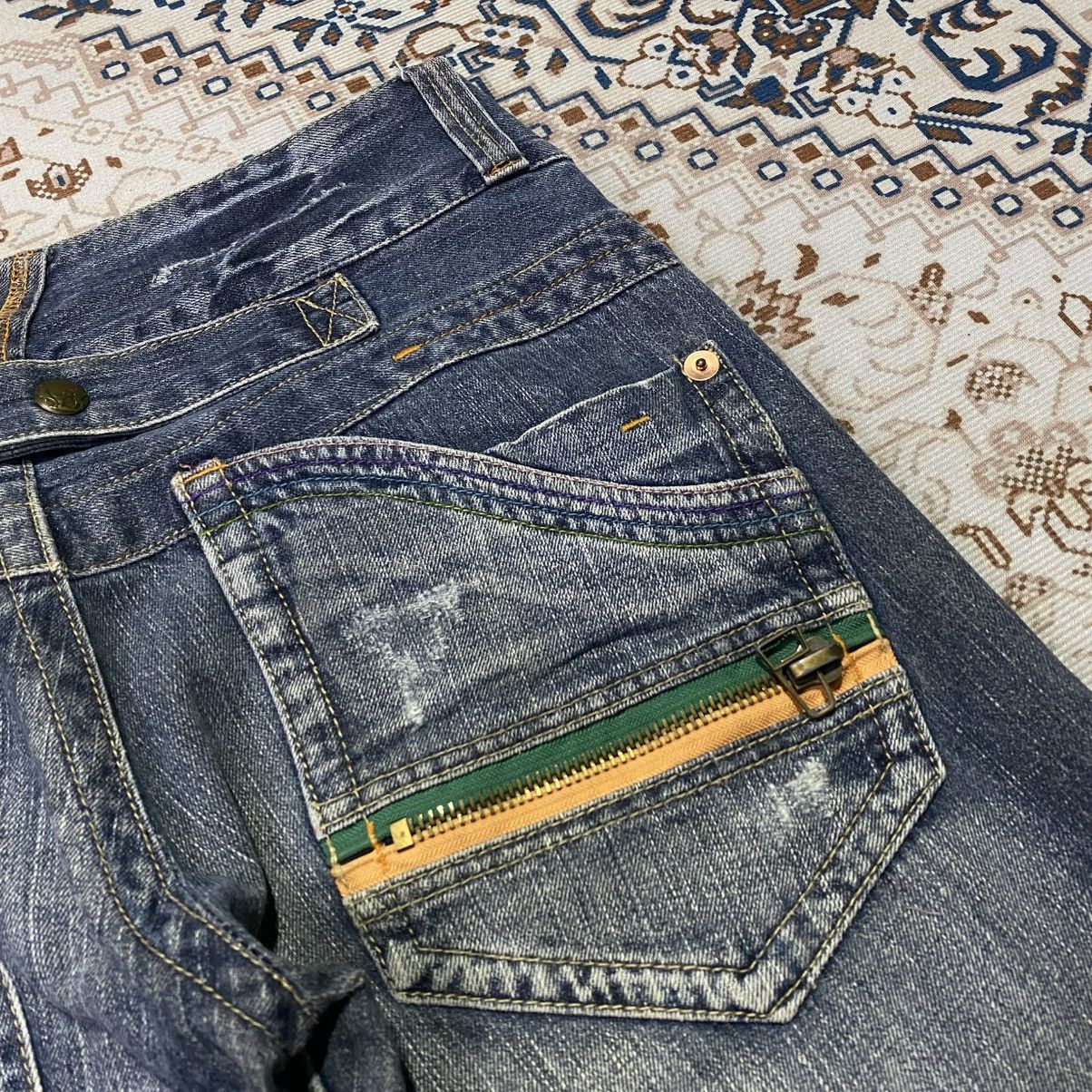 If Six Was Nine × Japanese Brand × Le Grande Bleu (L.G.B.) 2000s Y2K Root Three Beautiful Fade Distressed Jeans Size US 30 / EU 46 - 6 Thumbnail