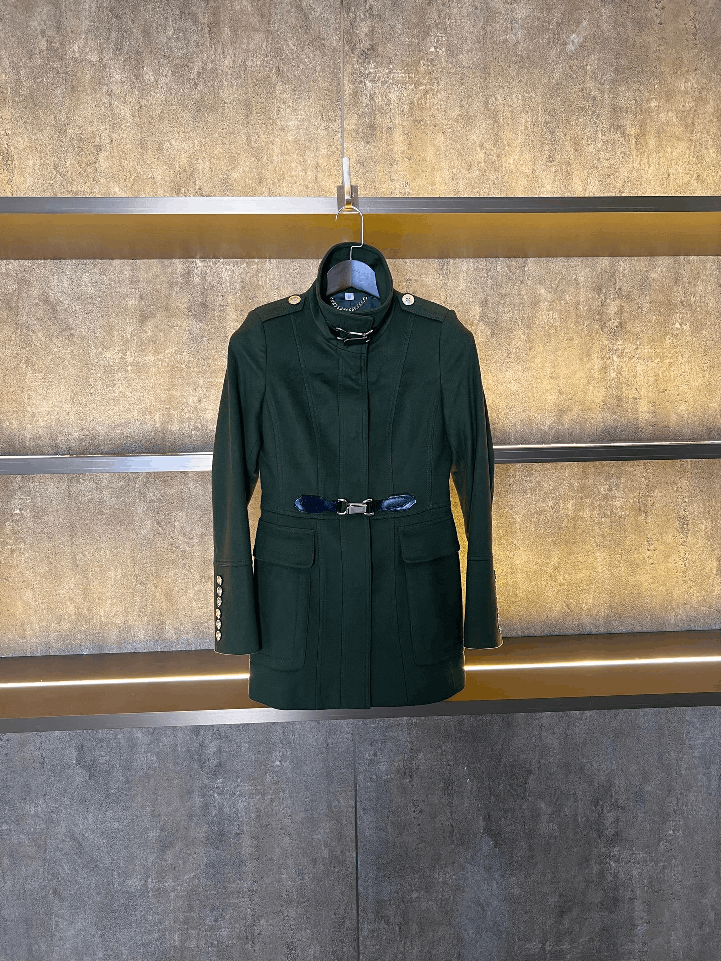 Burberry Burberry Wool Coat M Women Size M / US 6-8 / IT 42-44 - 1 Thumbnail
