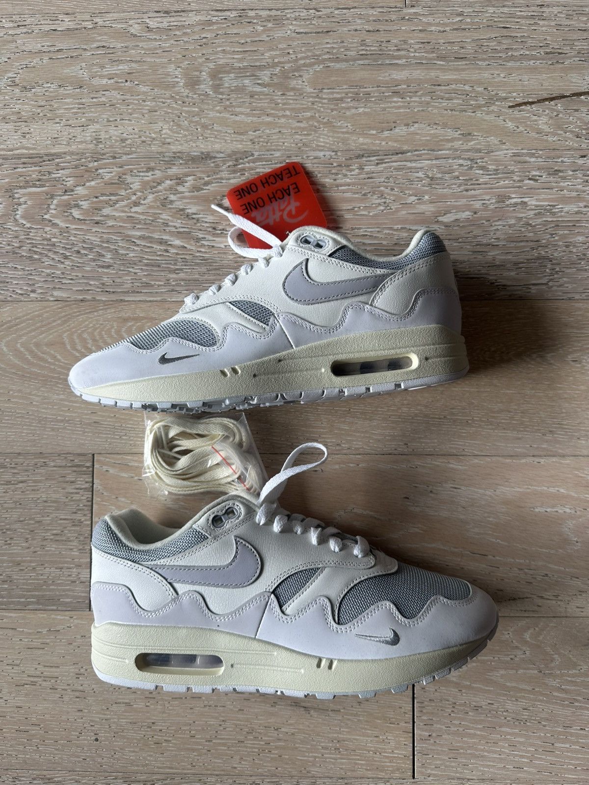 Nike × Patta Nike Air Max 1 Patta Waves White Size US 9.5 / EU 42-43 - 2 Thumbnail
