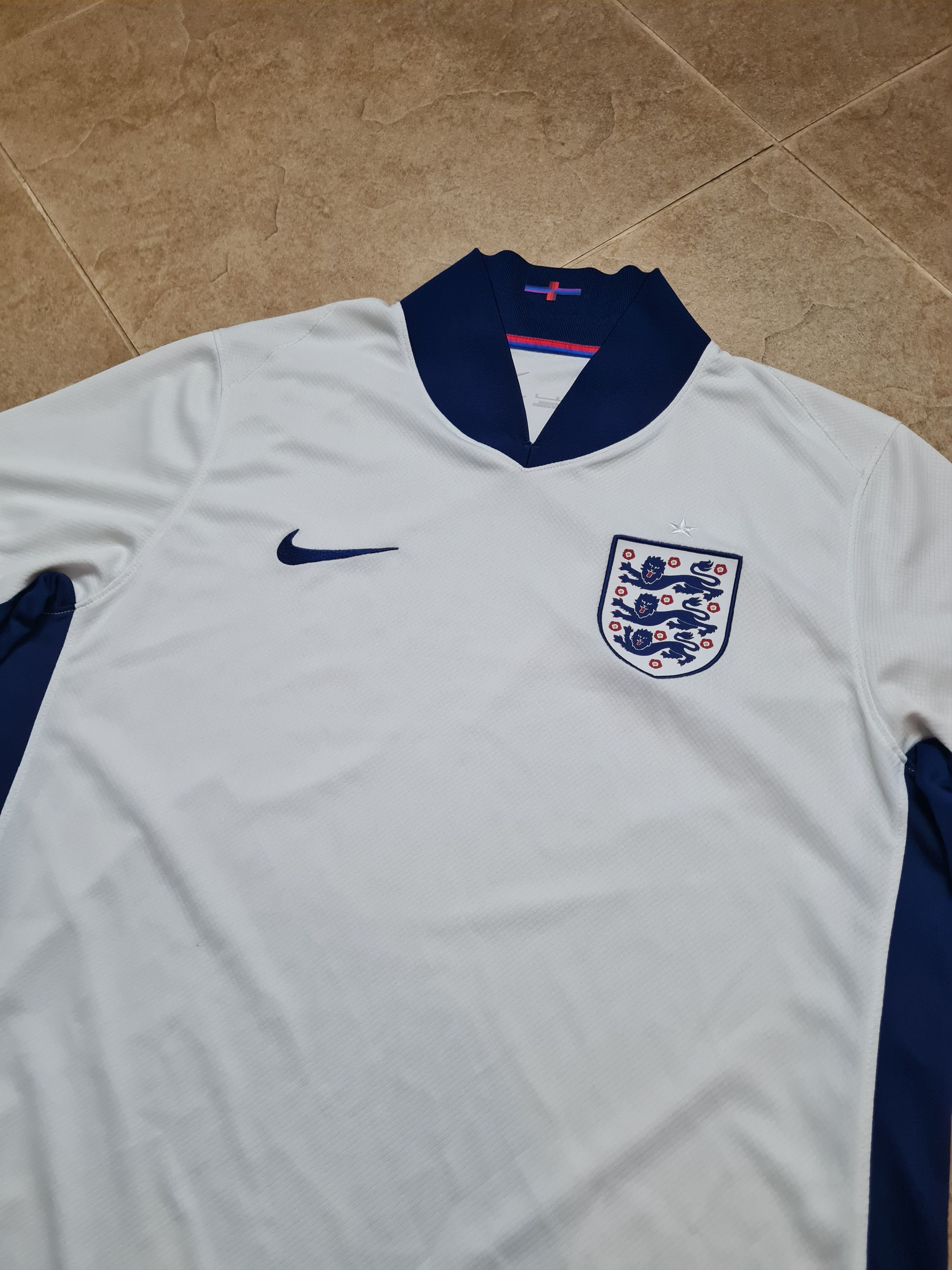 Nike Jersey Nike England Dri Fit Football Shirt Size L FJ4285-100 Size US L / EU 52-54 / 3 - 14 Thumbnail