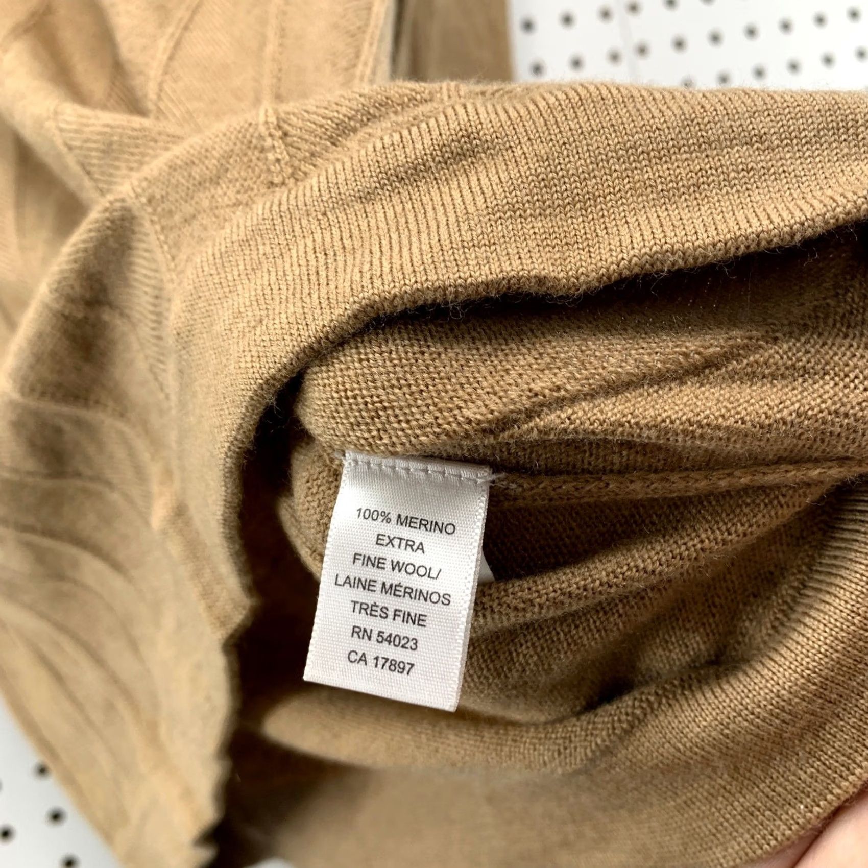 Banana Republic Banana Republic Men M Camel Tan 100% Extra Fine Merino Wool V-Neck Sweater Size US M / EU 48-50 / 2 - 3 Thumbnail