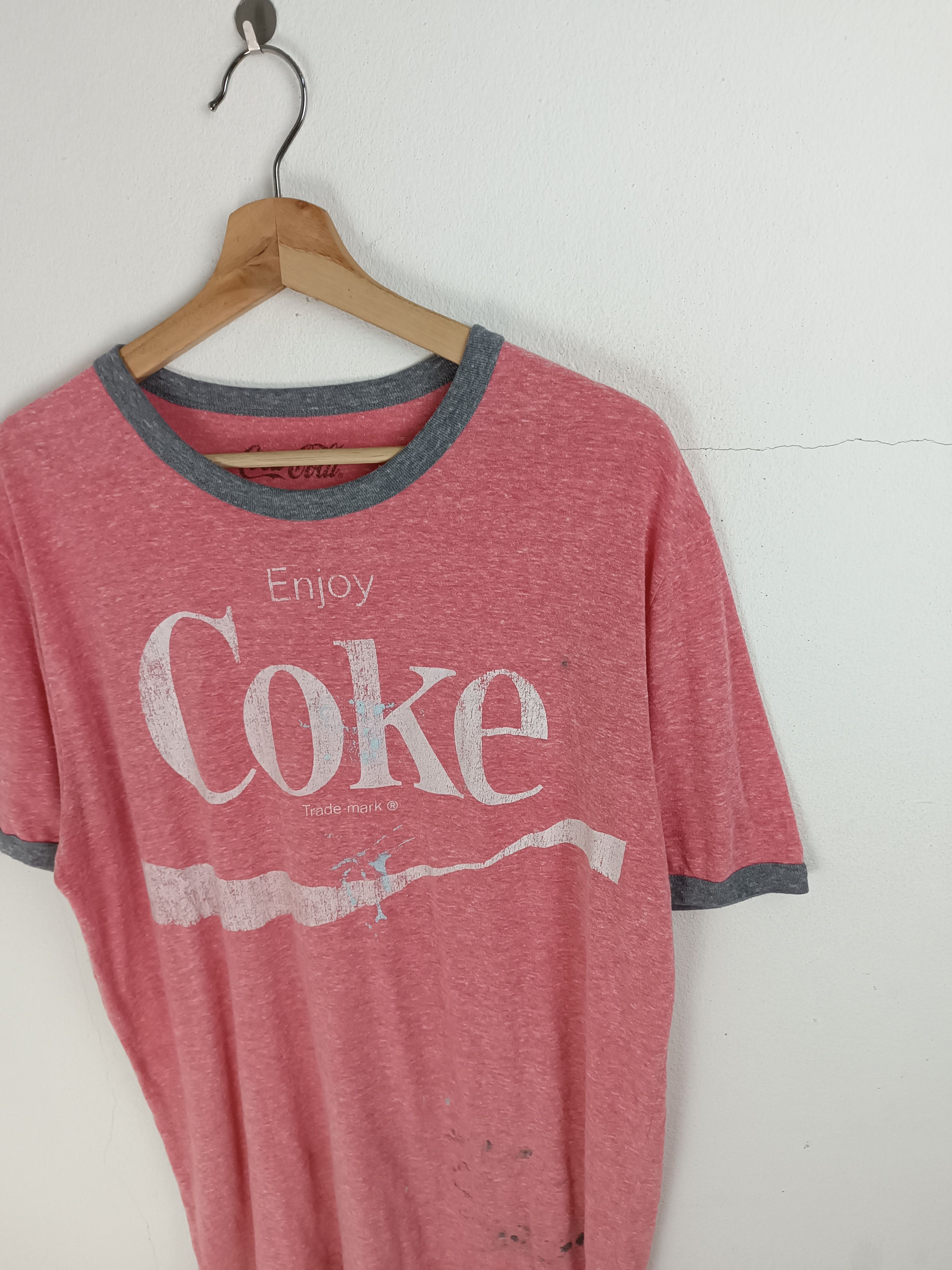 Coca Cola THRASHED FADED VINTAGE COCA COLA DISTRESSED PAINT STAINS TEE Size US XL / EU 56 / 4 - 9 Thumbnail