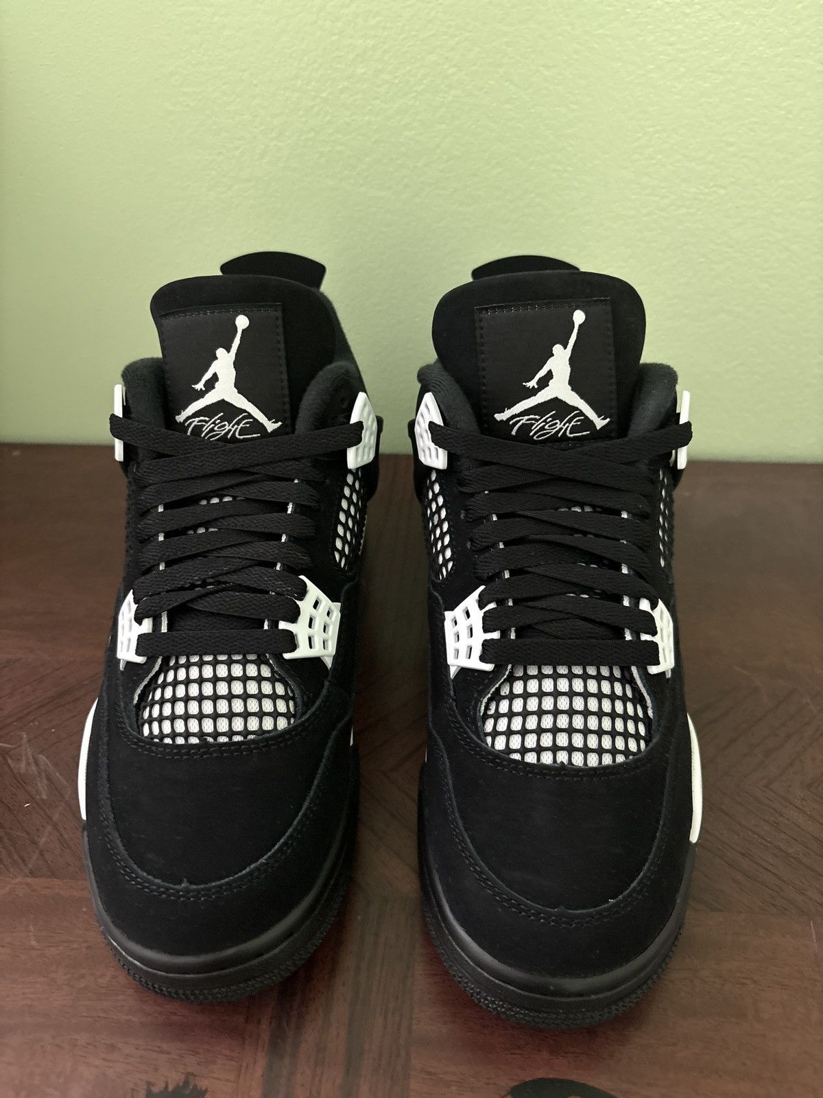 Jordan Brand White thunders Size US 7 / EU 40 - 4 Thumbnail