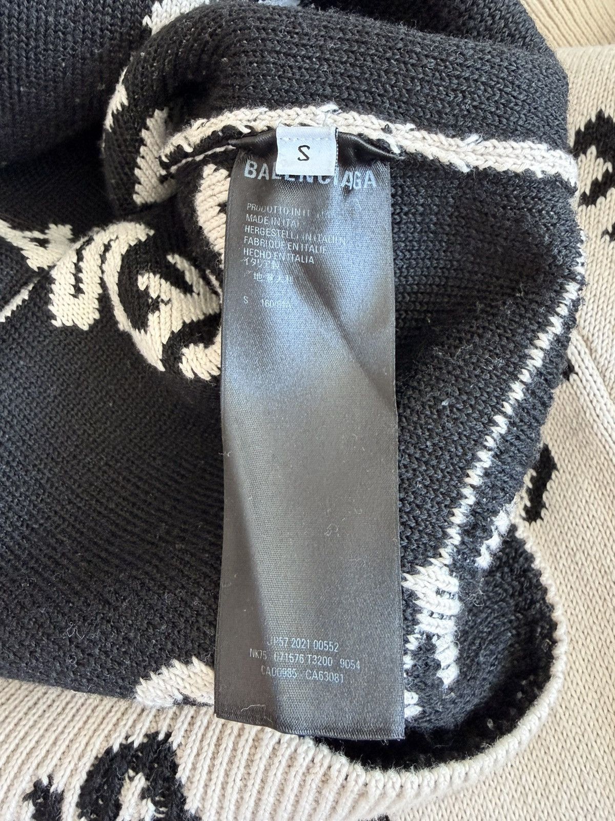 Balenciaga Balenciaga All Over Logo Cropped Wool Sweater Unisex Size S Size S / US 4 / IT 40 - 7 Thumbnail