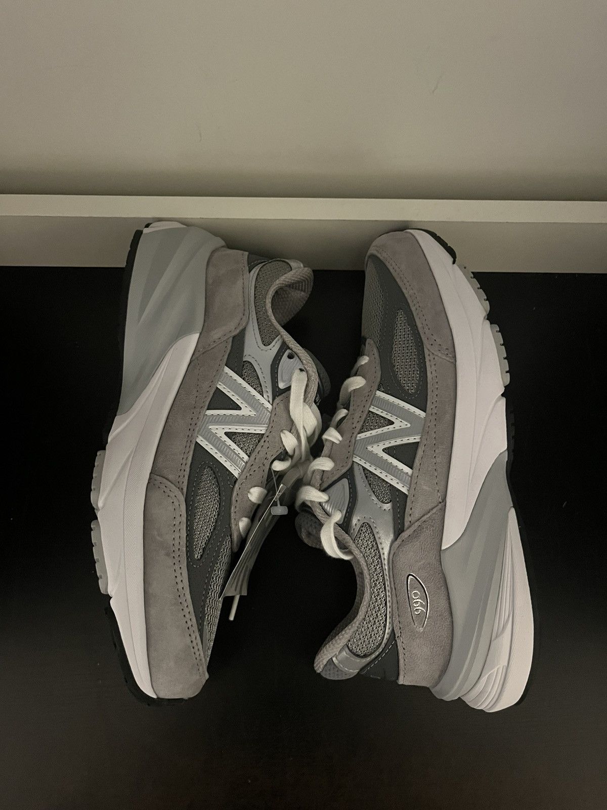 New Balance New Balance 990 V6 MiUSA Grey Women’s 7.5 W990GL6 Size US 7.5 / IT 37.5 - 2 Thumbnail