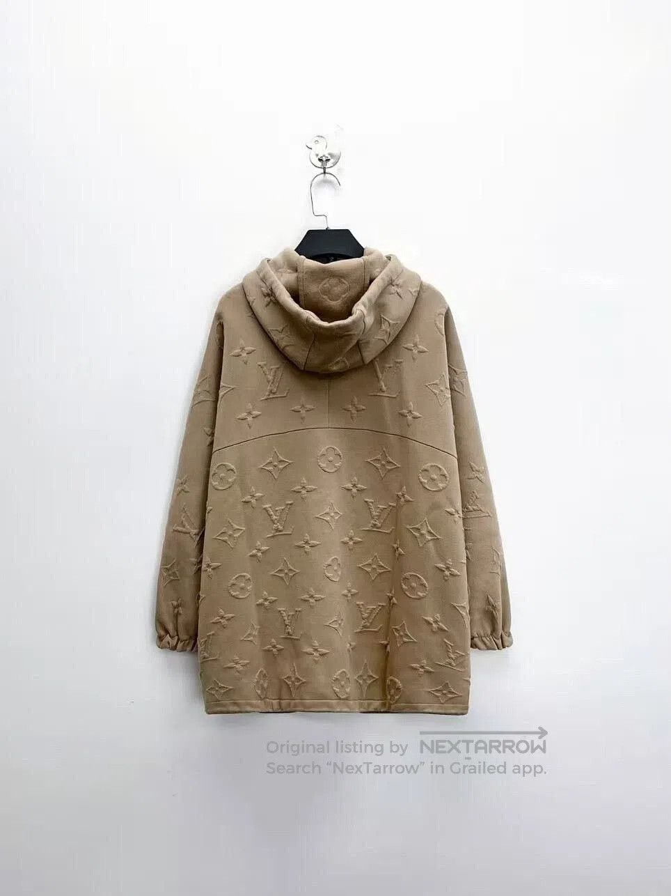 Louis Vuitton louis vuitton fw23 3d logo hooded coat. Size US S / EU 44-46 / 1 - 2 Thumbnail
