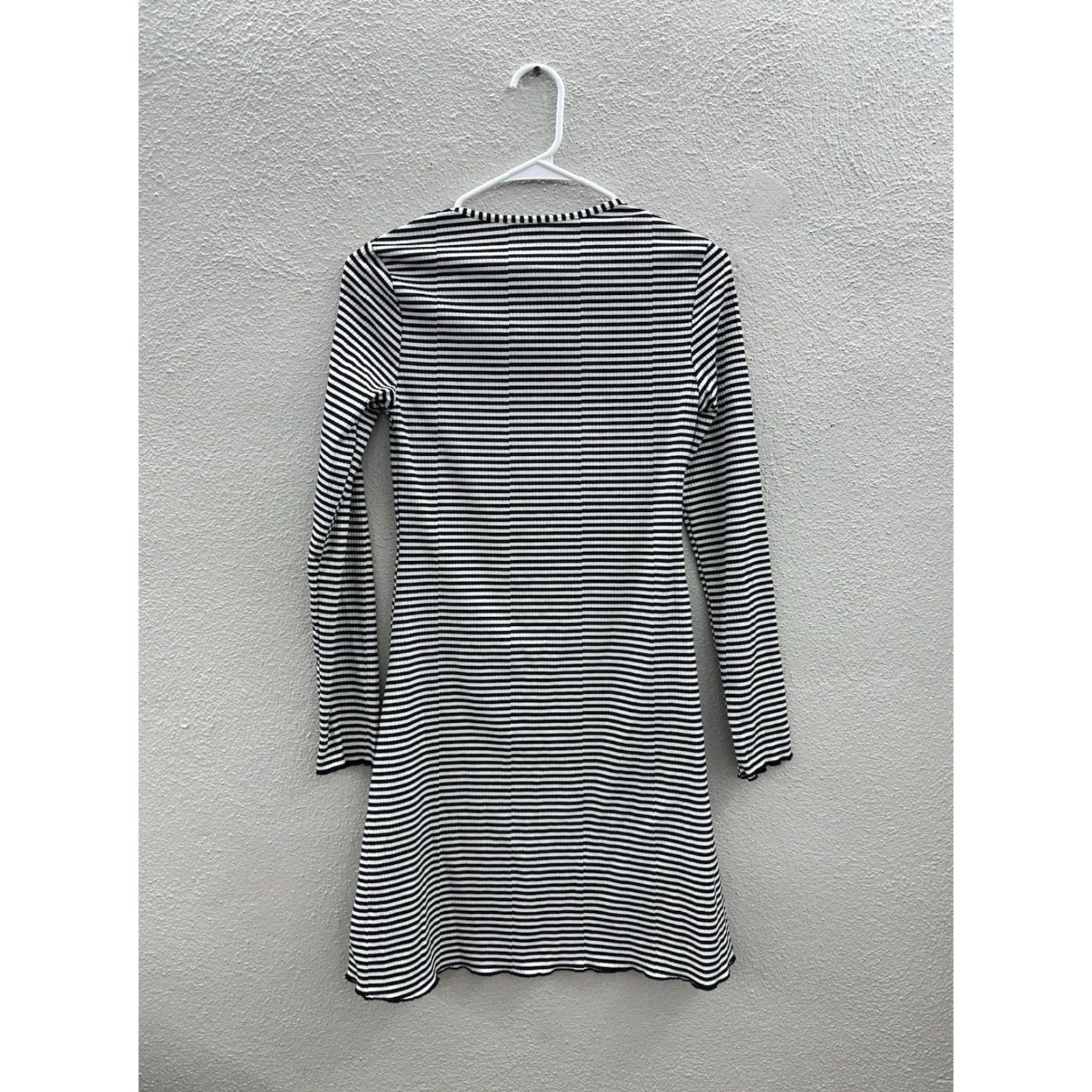 H&M Divided by H&M Womens Dress Size 8 Black and White Striped Long Sleeve Shirt Dress Knee Length Womens Size M / US 6-8 / IT 42-44 - 5 Thumbnail