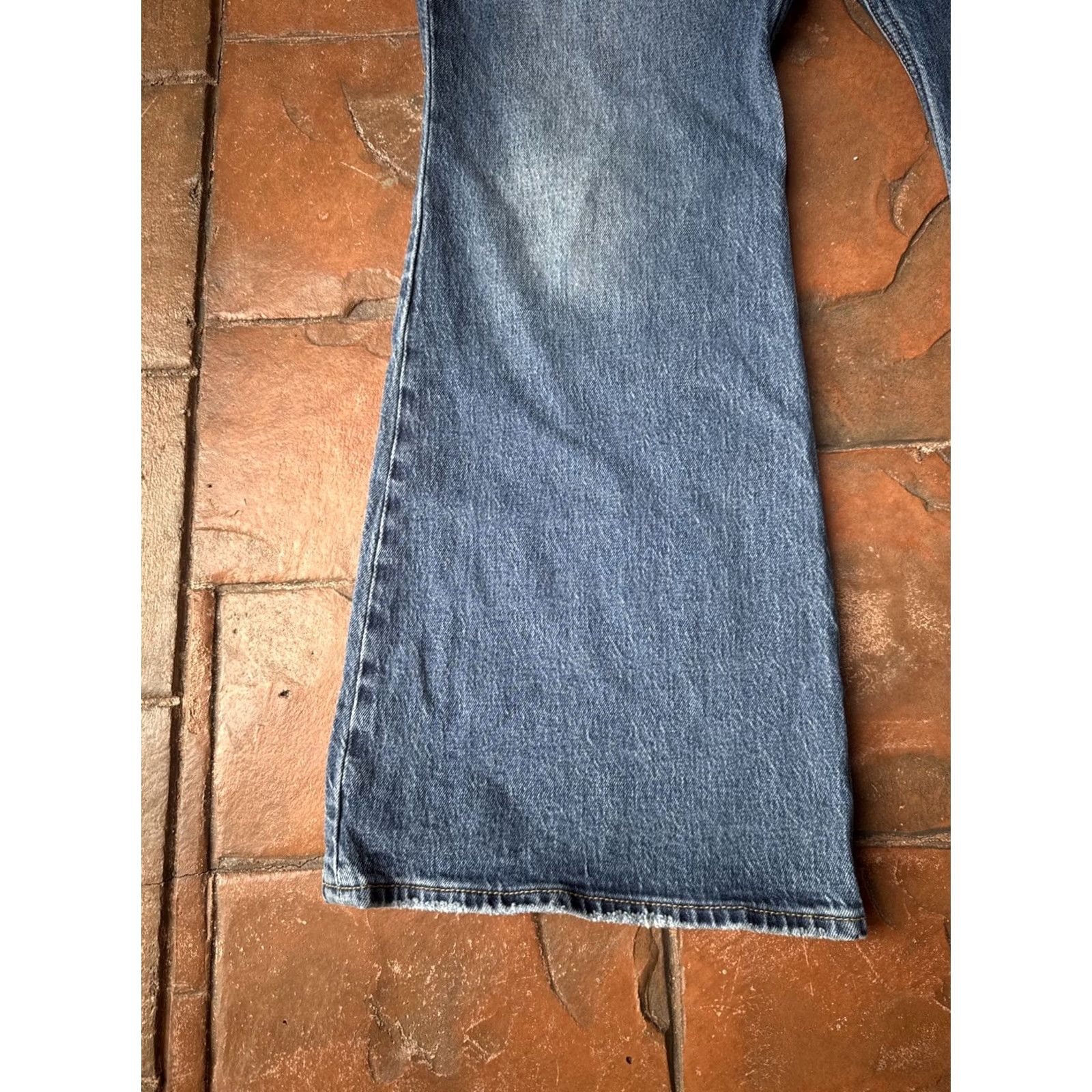 Levi's VINTAGE Levi's 70's High Flare Jeans Womens 34x30 Blue Denim Distressed Size 24" / US 00 / IT 34 - 6 Thumbnail