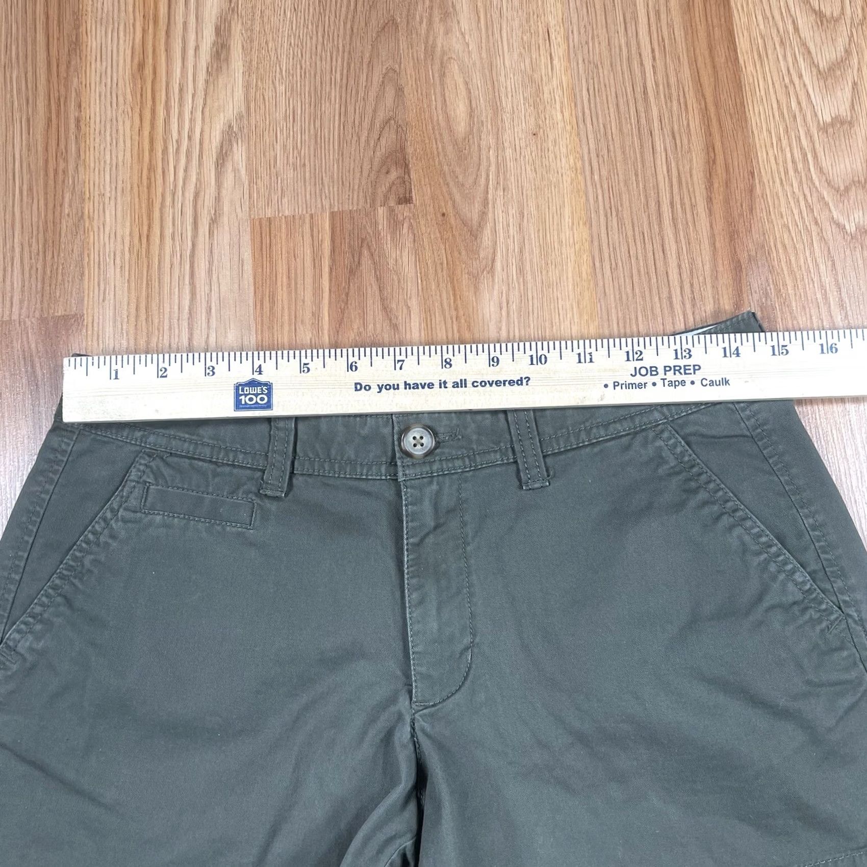 Old Navy Old Navy 5” Shorts Women’s 4 Olive Stretch Chino Flat Front Khaki Slacks Shorts Size 27" / US 4 / IT 40 - 3 Thumbnail