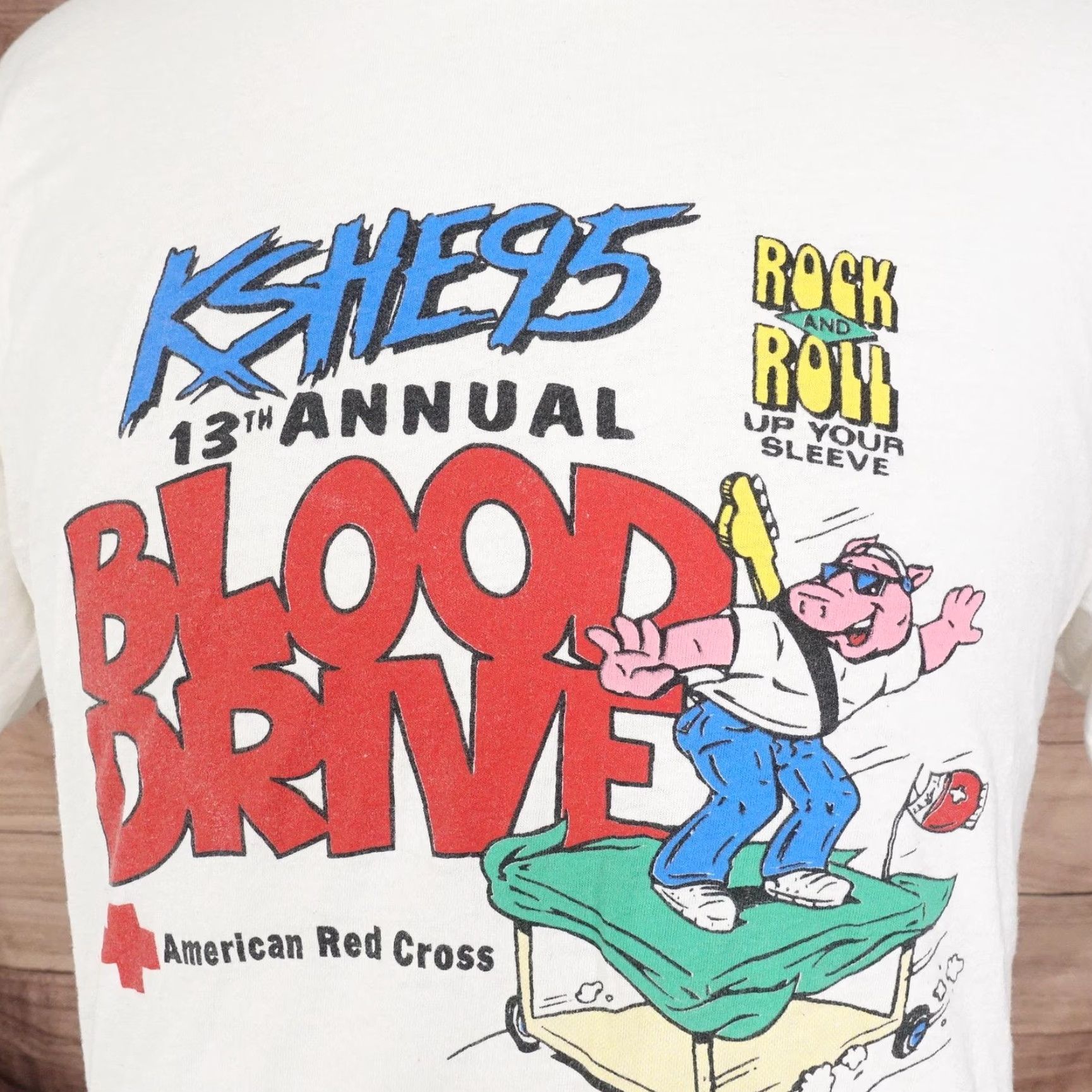 Hanes VINTAGE KSHE 95 Radio Blood Drive T-Shirt XL White Graphic Print Rock Music Mens Size US XL / EU 56 / 4 - 2 Thumbnail