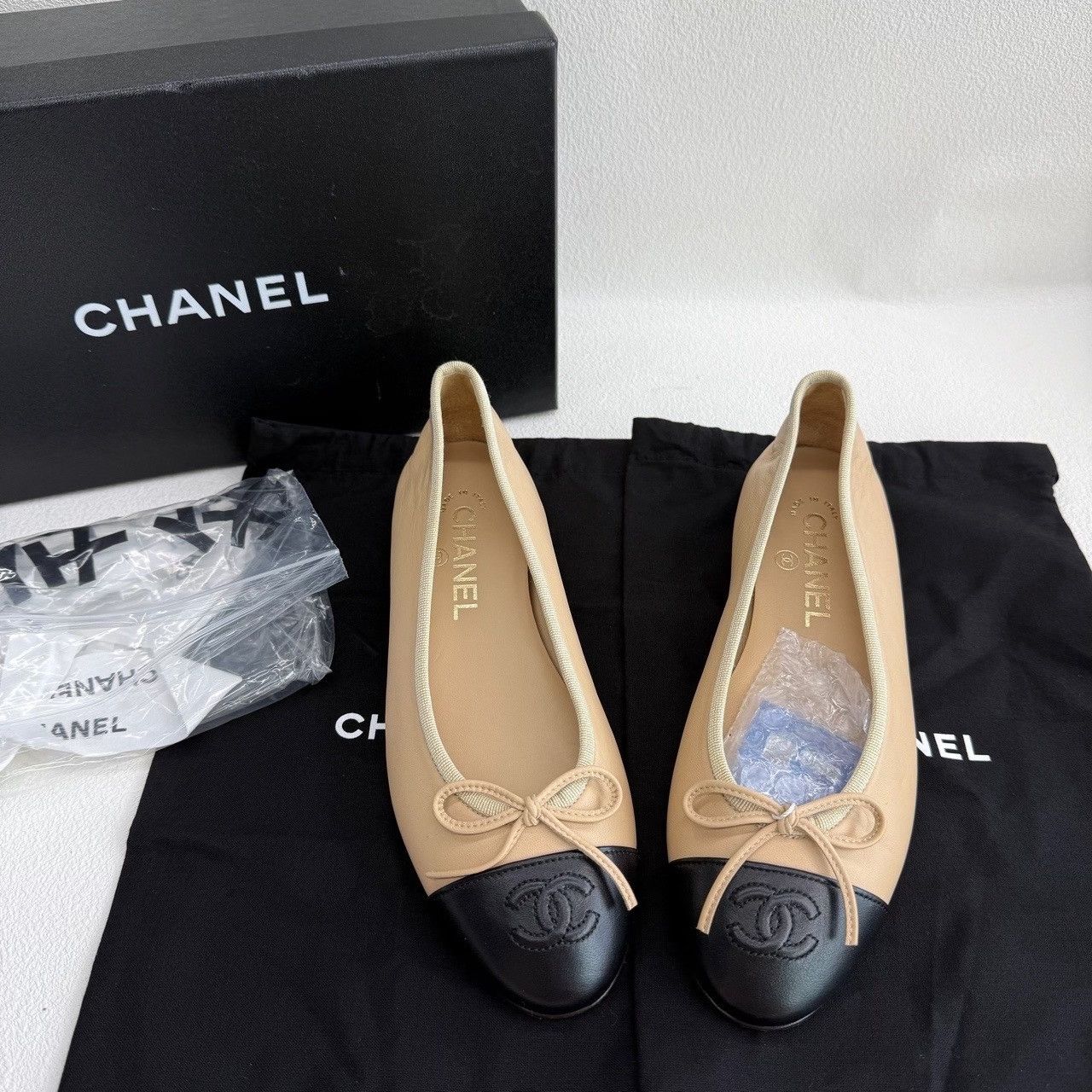 Chanel Chanel Black Lowtop Sneakers us_6 Women Size US 6 / IT 36 - 1 Thumbnail
