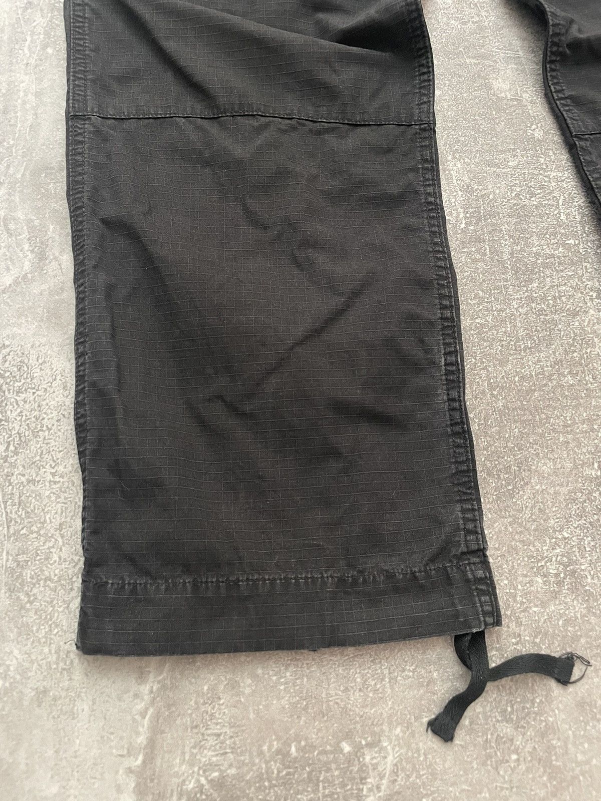 Carhartt Vintage Carhartt Black Cargo Black Pants 31/34 Size US 34 / EU 50 - 13 Thumbnail