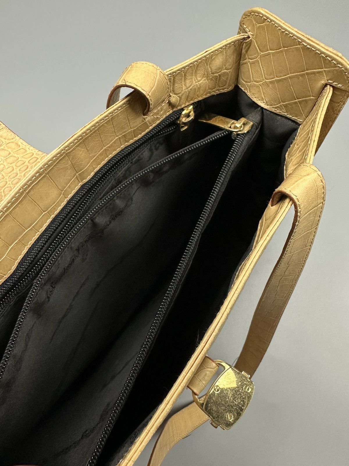 Salvatore Ferragamo Salvatore Ferragamo Crocodiles Leather Tote Bags Size ONE SIZE - 9 Thumbnail