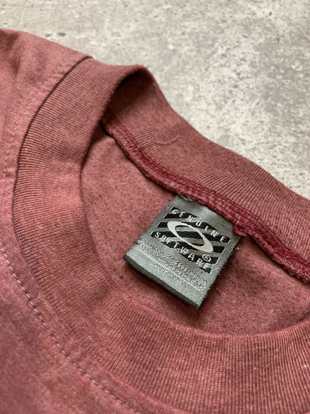 Oakley × Vintage Vintage Oakley Softwear 90’s rare tee y2k faded size L Size US L / EU 52-54 / 3 - 3 Thumbnail