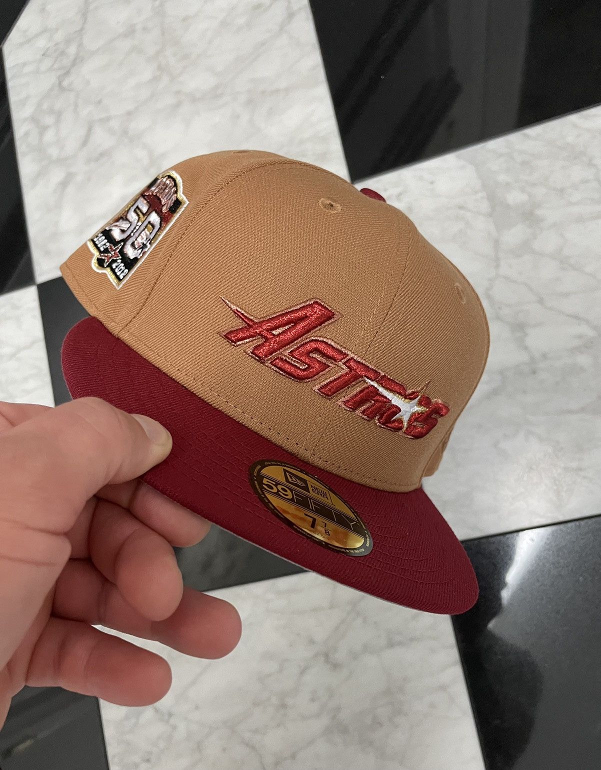 New Era 🔥 Exclusive Astros fitted 7 7/8 Size ONE SIZE - 1 Thumbnail